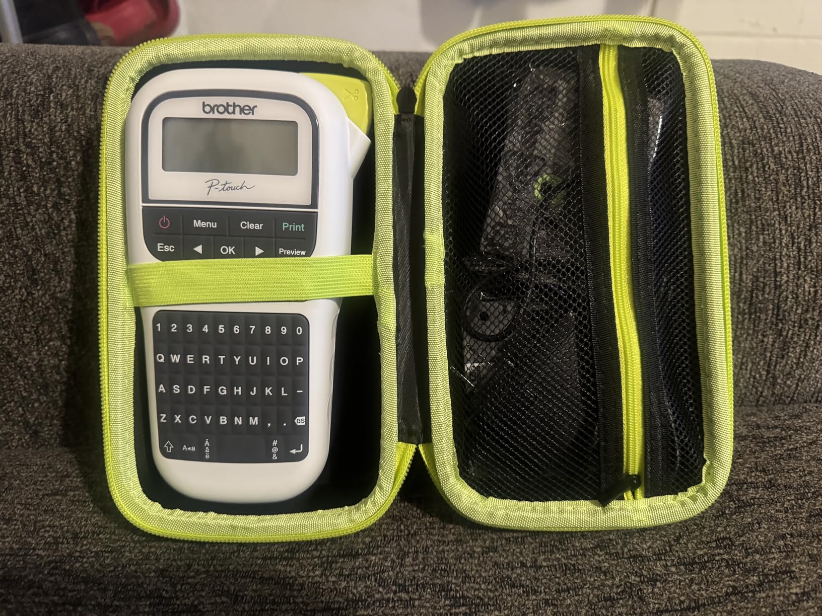 Brother P-Touch PTH110BP Easy Portable Label Maker Bundle customer photo 1