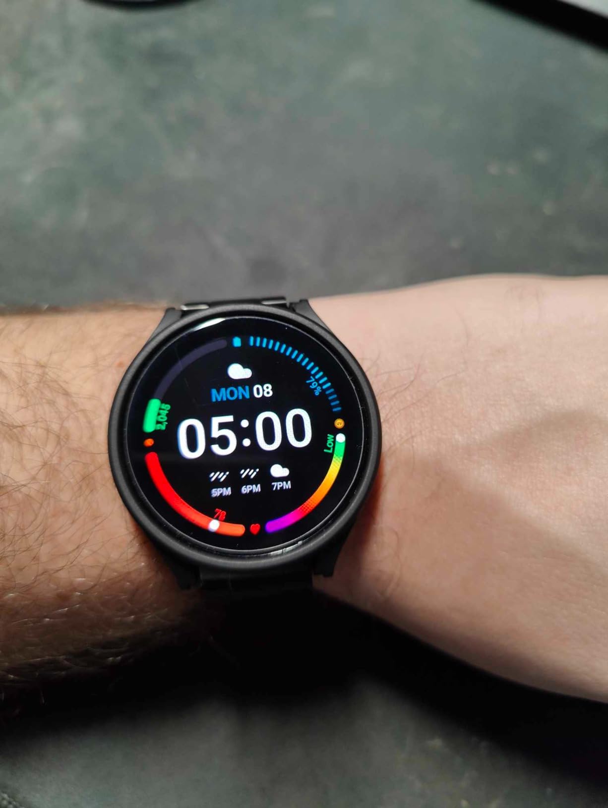 Galaxy Watch 5 40mm Bluetooth Smartwatch w/Body, Health, Fitness and Sleep Tracker, Improved Battery, Sapphire Crystal Glass, Enhanced GPS Tracking, US Version, Gray customer photo 1