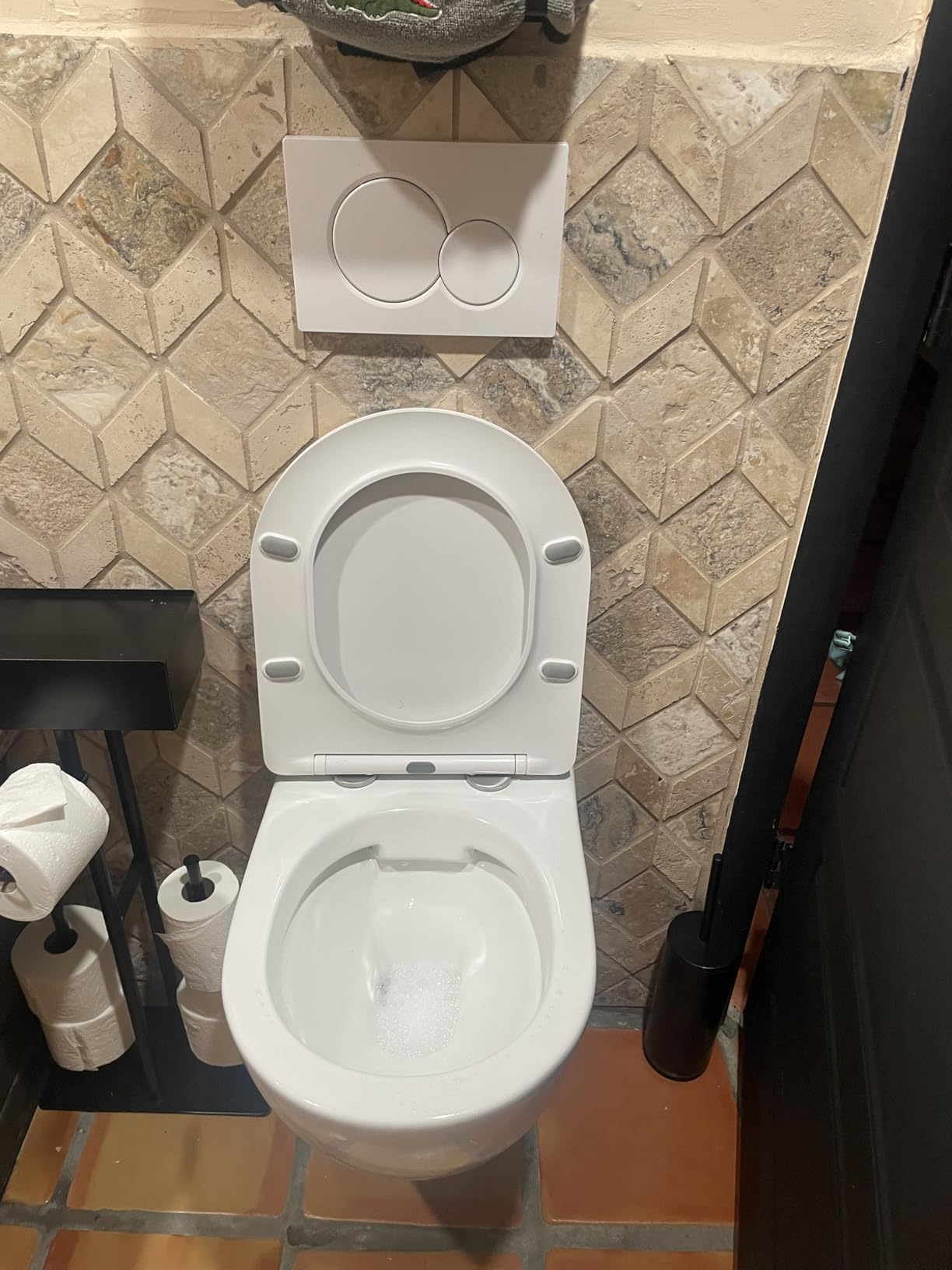 WinZo WZ5923 Square Wall Hung Toilet Rectangular Design Mounted Bowl, Soft Closing Seat Included, White customer photo 1