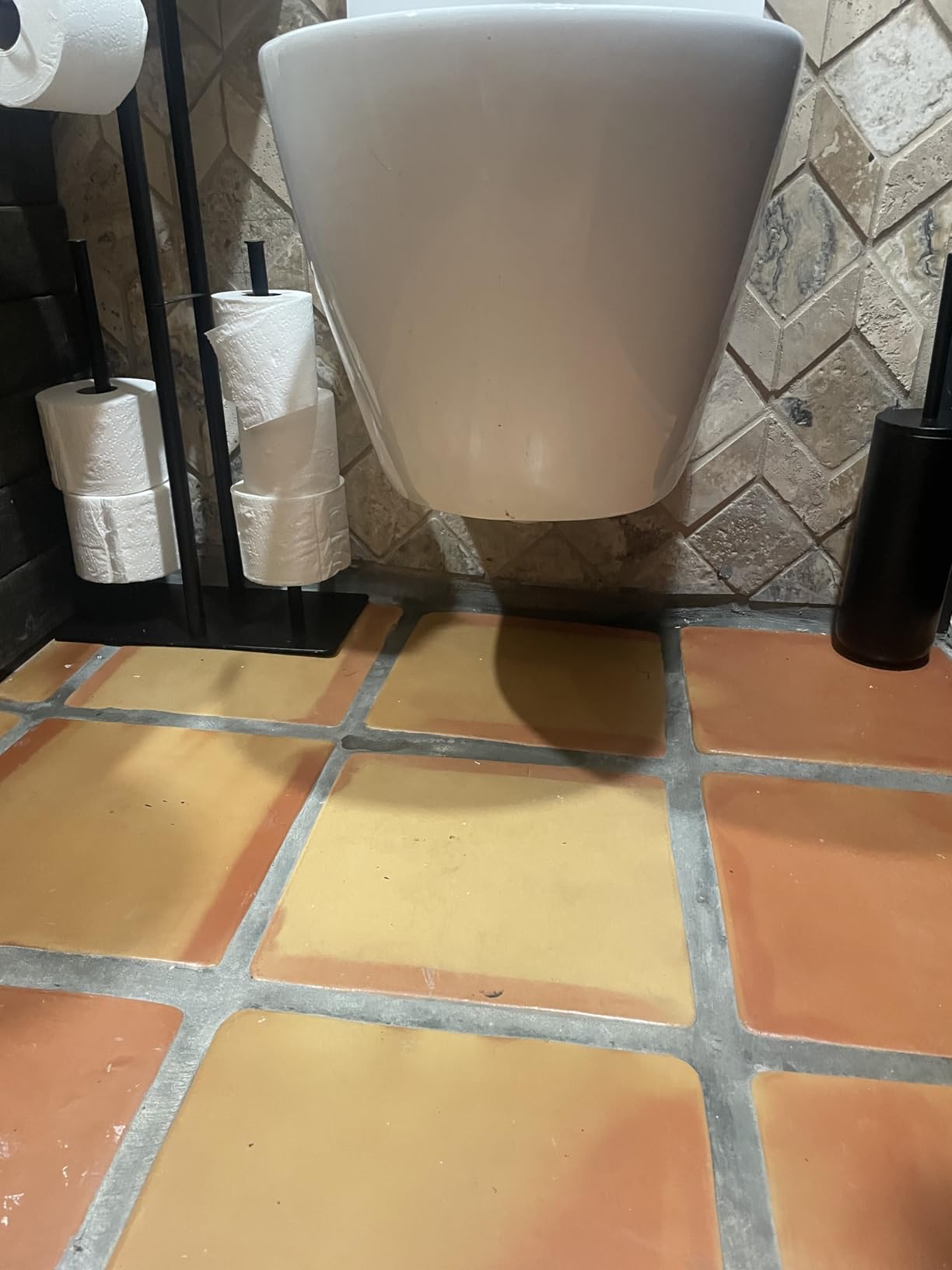 WinZo WZ5923 Square Wall Hung Toilet Rectangular Design Mounted Bowl, Soft Closing Seat Included, White customer photo 2