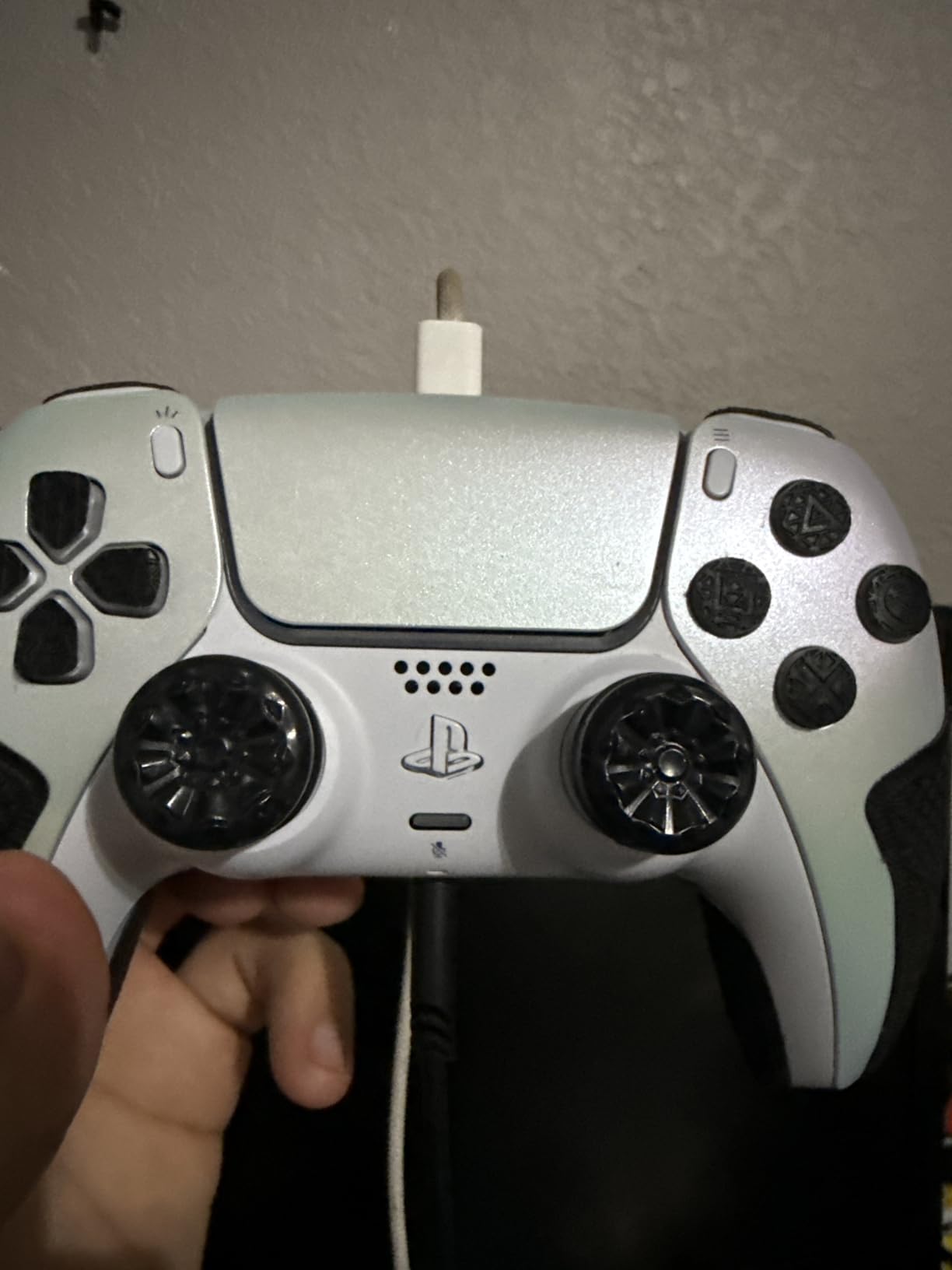 KontrolFreek FPS Freek Galaxy Black Performance Thumbsticks for PS4/PS5 customer photo 2
