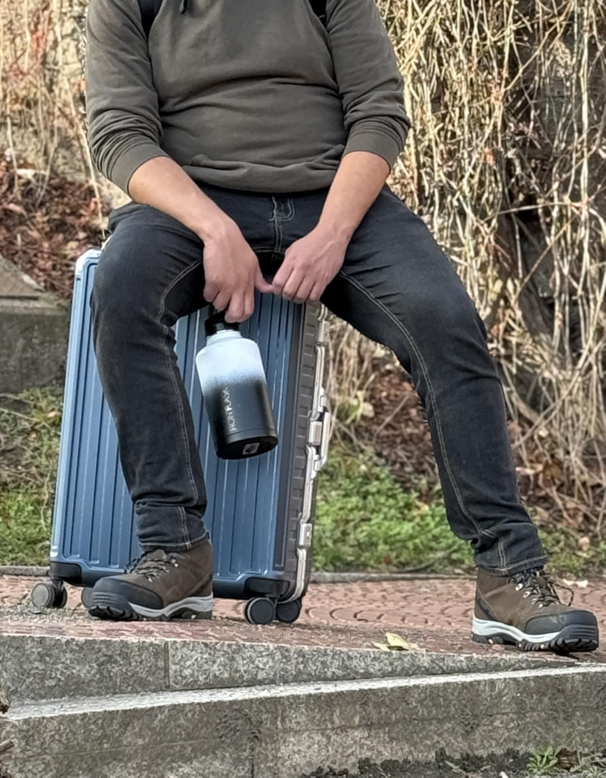 Level8 Carry On Luggage with Spinner Wheels, 8010S Aluminum Frame Zipperless Polycarbonate Hard Shell Suitcase, Charcoal Metallic, 20 Inch customer photo 2