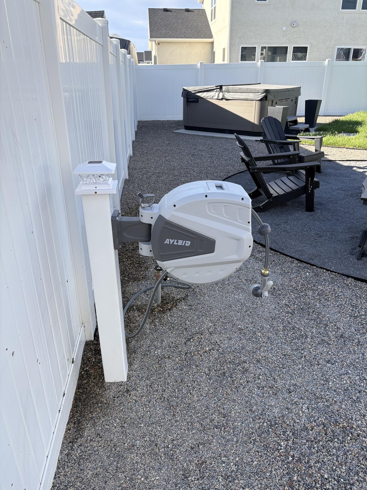 Ayleid Retractable Garden Hose Reel, 1/2 in x 100 ft Wall Mounted Hose Reel, with 9-Function Sprayer Nozzle, Any Length Lock/Slow Return System/Wall Mounted/180 Degree Swivel Bracket (Gray) customer photo 1