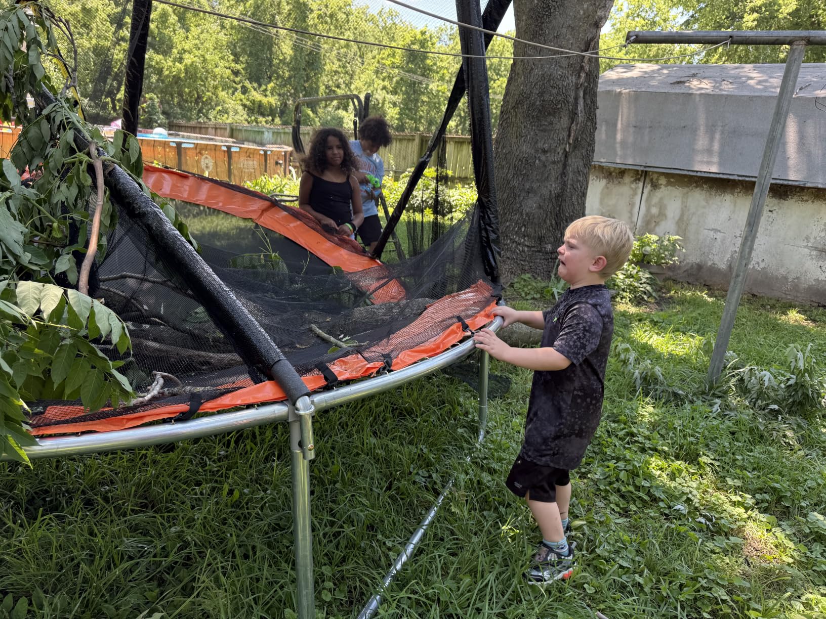 AOTOB 8FT 10FT 12FT 14FT 15FT Trampoline with Safety Enclosure Net, Outdoor Trampoline with Basketball Hoop, Heavy Duty Jumping Mat and Spring Cover Padding for Kids and Adults, Storage Bag and Ladder customer photo 2