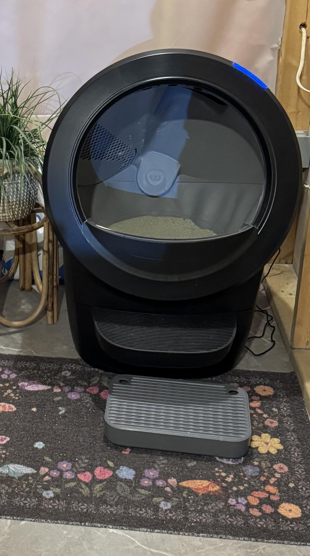 Litter-Robot 4 with Step & Fence by Whisker, Black - Automatic, Self-Cleaning Cat Litter Box, Helps Reduce Litter Box Odors, Never Scoop Again, Includes 1 Year of WhiskerCare customer photo 1