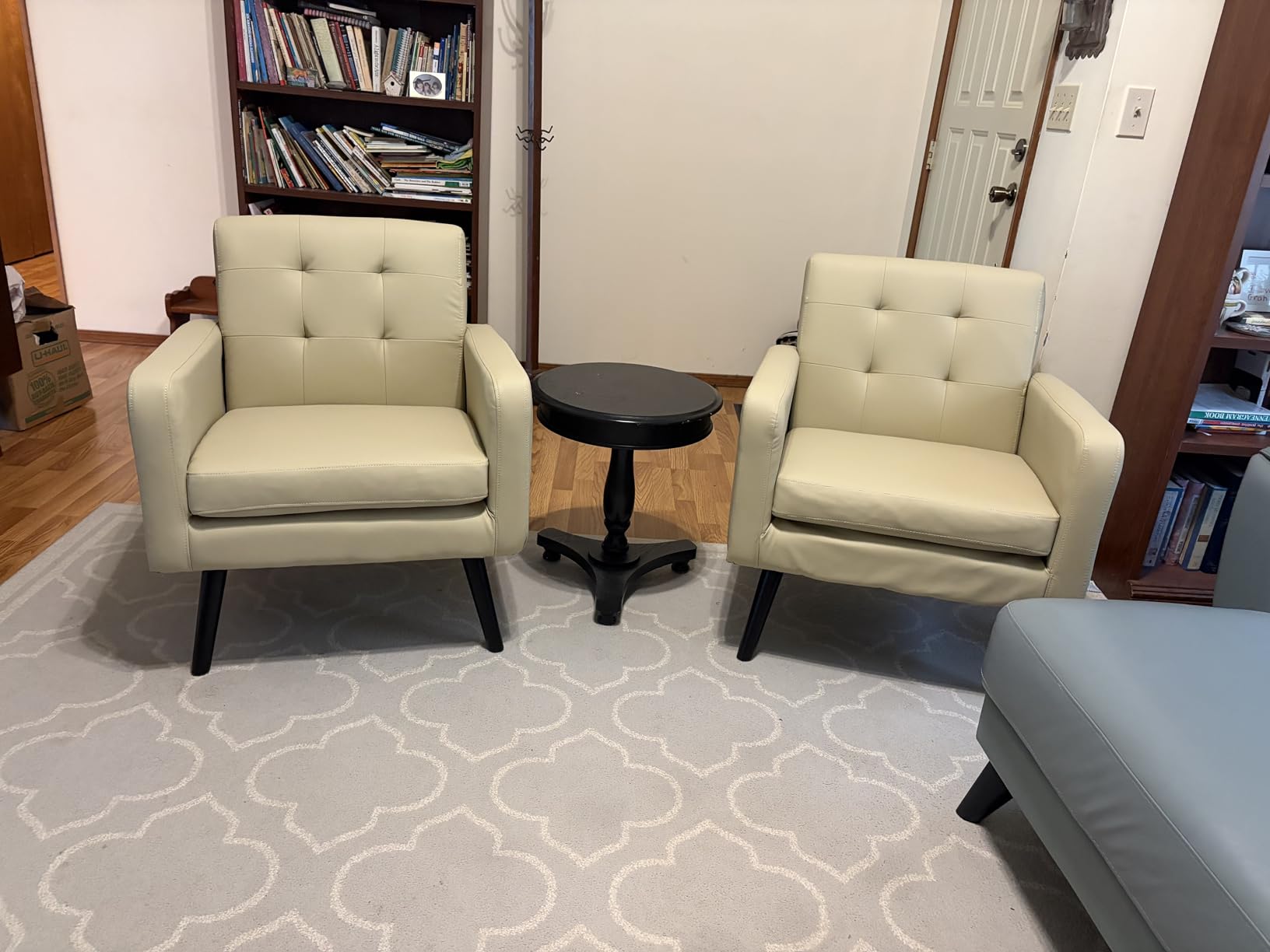 Yaheetech Accent Chair and Ottoman Set, Modern Fuzzy Sherpa Barrel Chair and Footrest, Comfy Boucle Armchair and Footstool for Living Room/Bedroom/Reading Room, Ivory customer photo 2