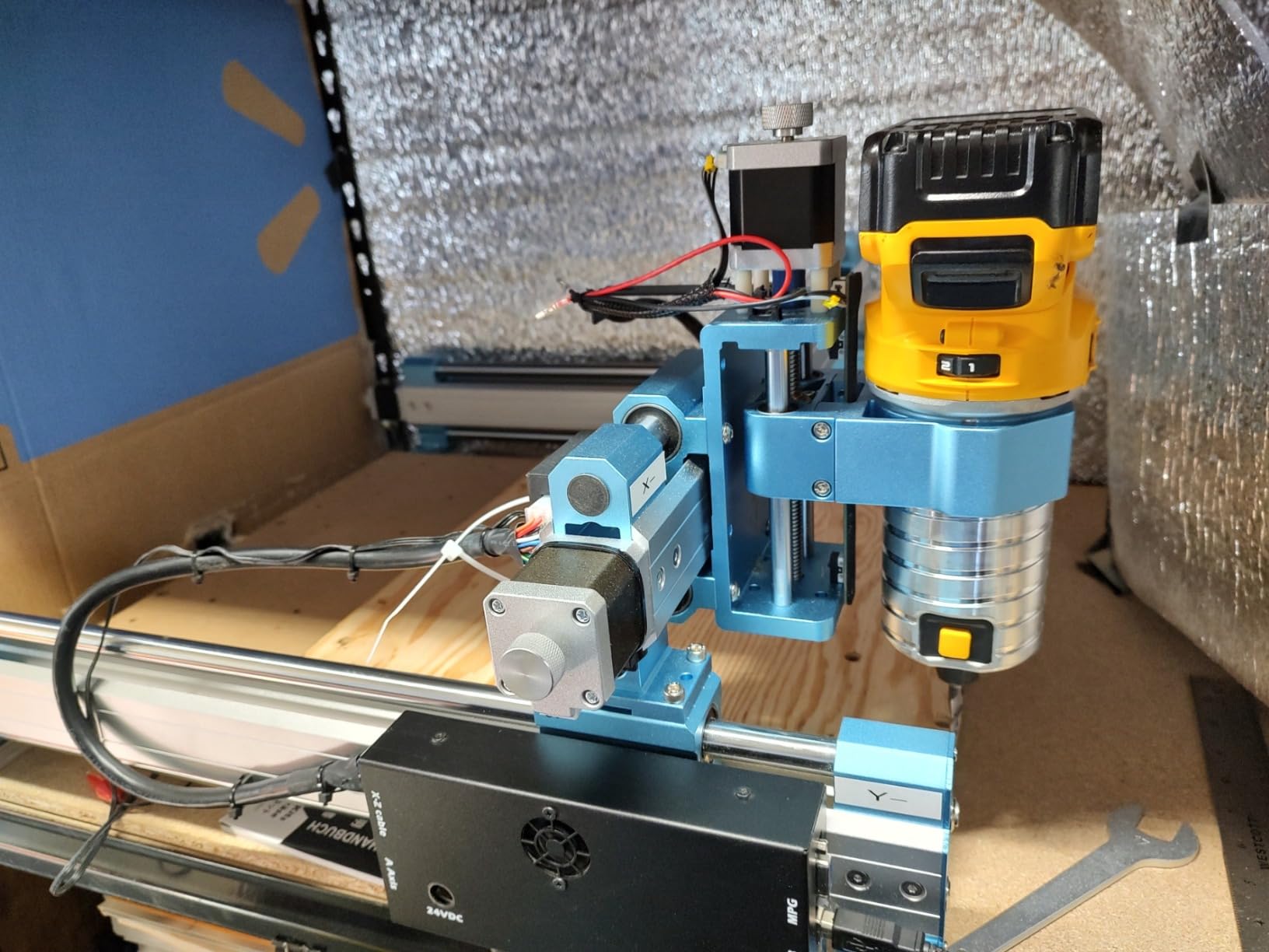 Genmitsu CNC Router Machine 4040-PRO for Metal Acrylic Cutting Milling, GRBL Control, Lead Screw Driven, 3 Axis Engraving, Working Area 15.7'' x 15.7'' x 3.1'' customer photo 1