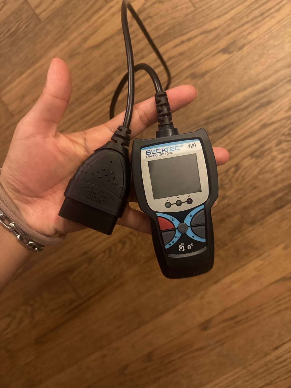 BLCKTEC 420 Bluetooth OBD2 Scanner Diagnostic Tool - Vehicle Code Reader for Car - Clears Check Engine Light - Comes with Premium OBD App On IOS & Android - Works For All Cars 1996 & Newer customer photo 2