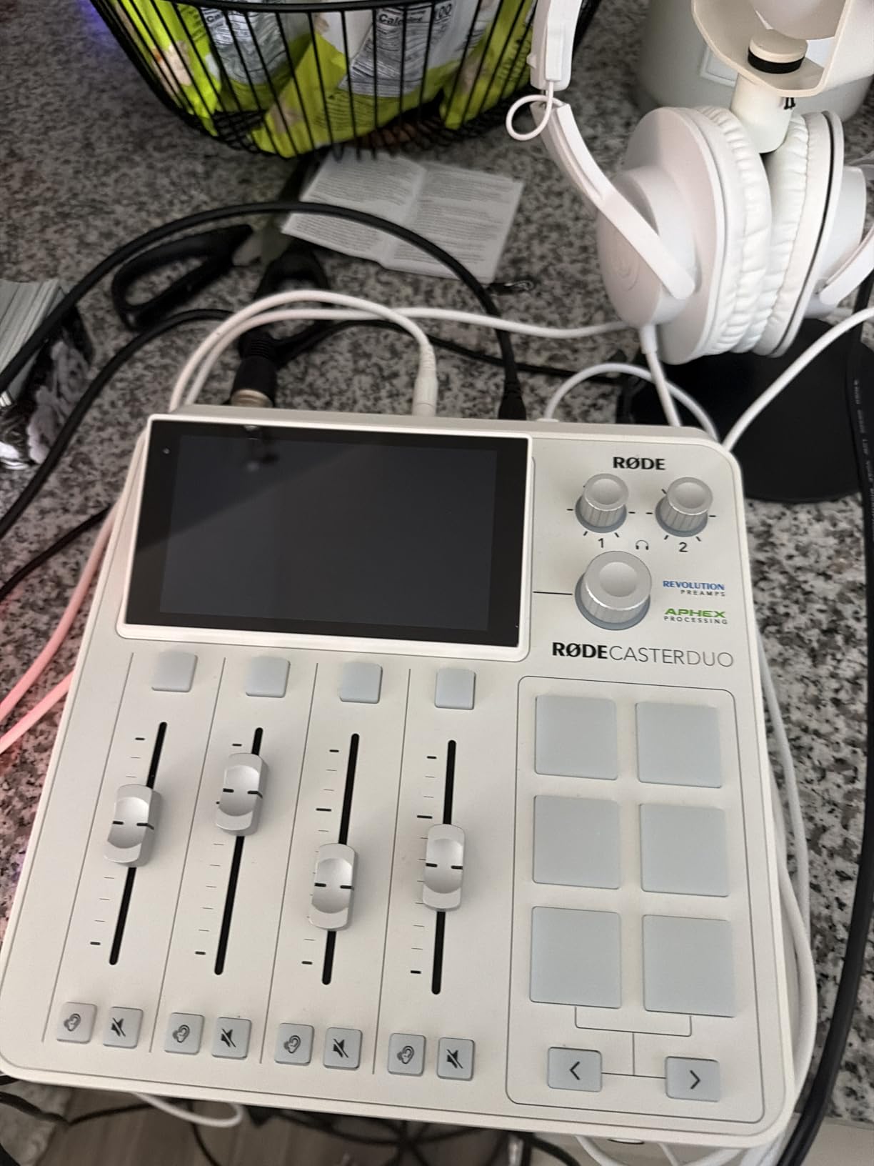 Rode RODECaster Duo Compact All-in-One Audio Production Solution for Podcasting, Streaming, Music Production and Content Creation customer photo 1