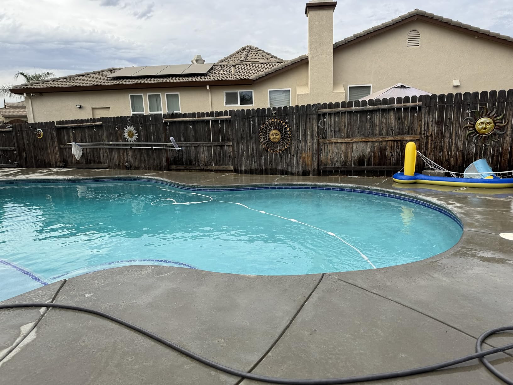 Polaris Quattro P40 Pressure Side Pool Cleaner for All In-Ground Pool Surfaces, Large-Capacity Dual Filtration Canister, 31' Hose & Transparent Lid to View Debris customer photo 1