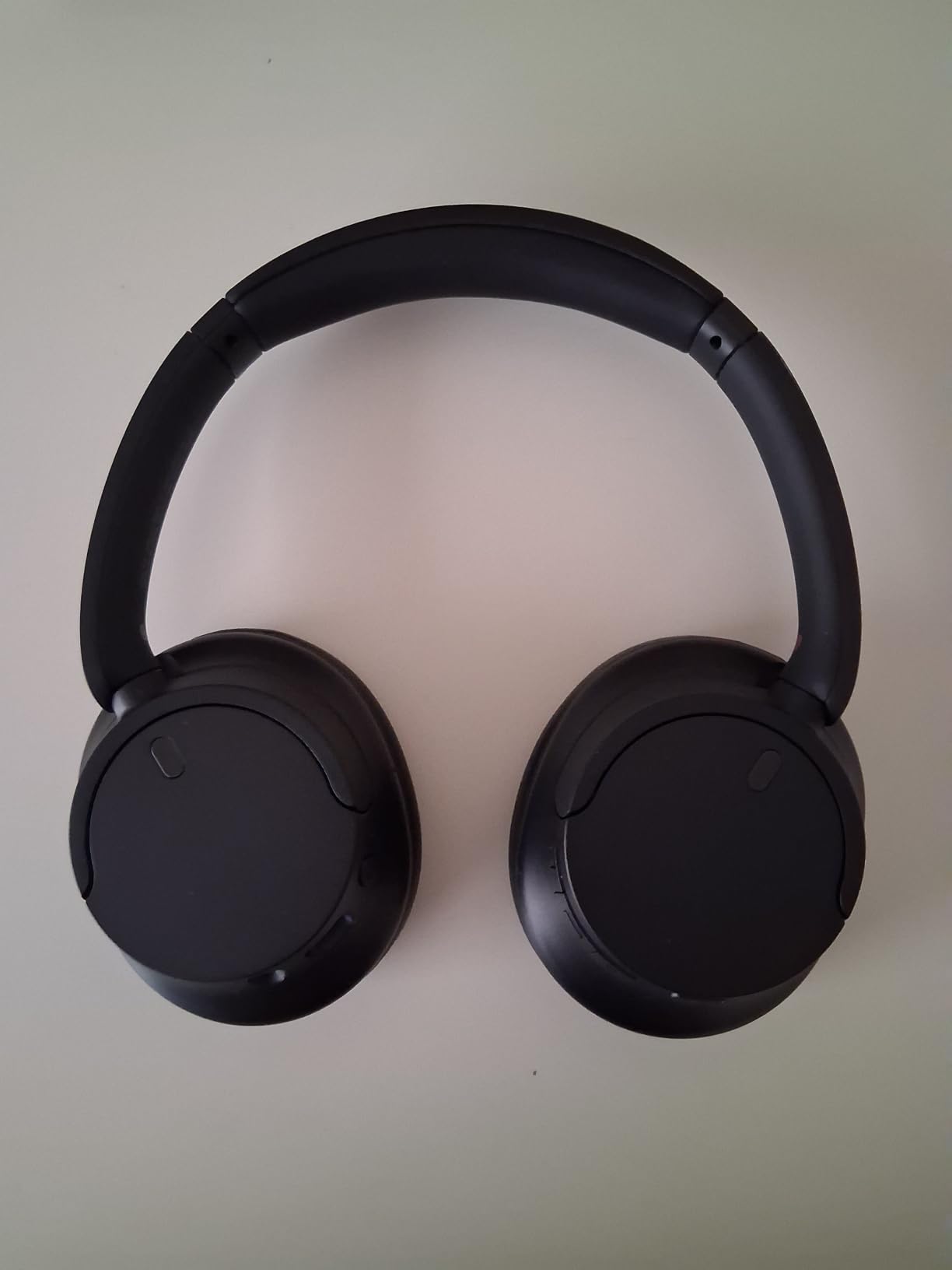 Sony WH-CH720N Noise Canceling Wireless Headphones Bluetooth Over The Ear Headset with Microphone and Alexa Built-in, White customer photo 2