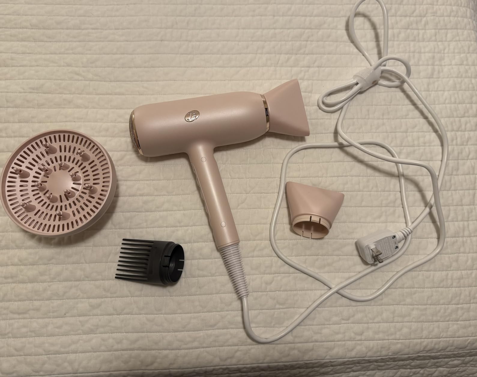 T3 Featherweight StyleMax Professional Ionic Hair Dryer with Custom Heat Automation & 4 Attachments customer photo 2