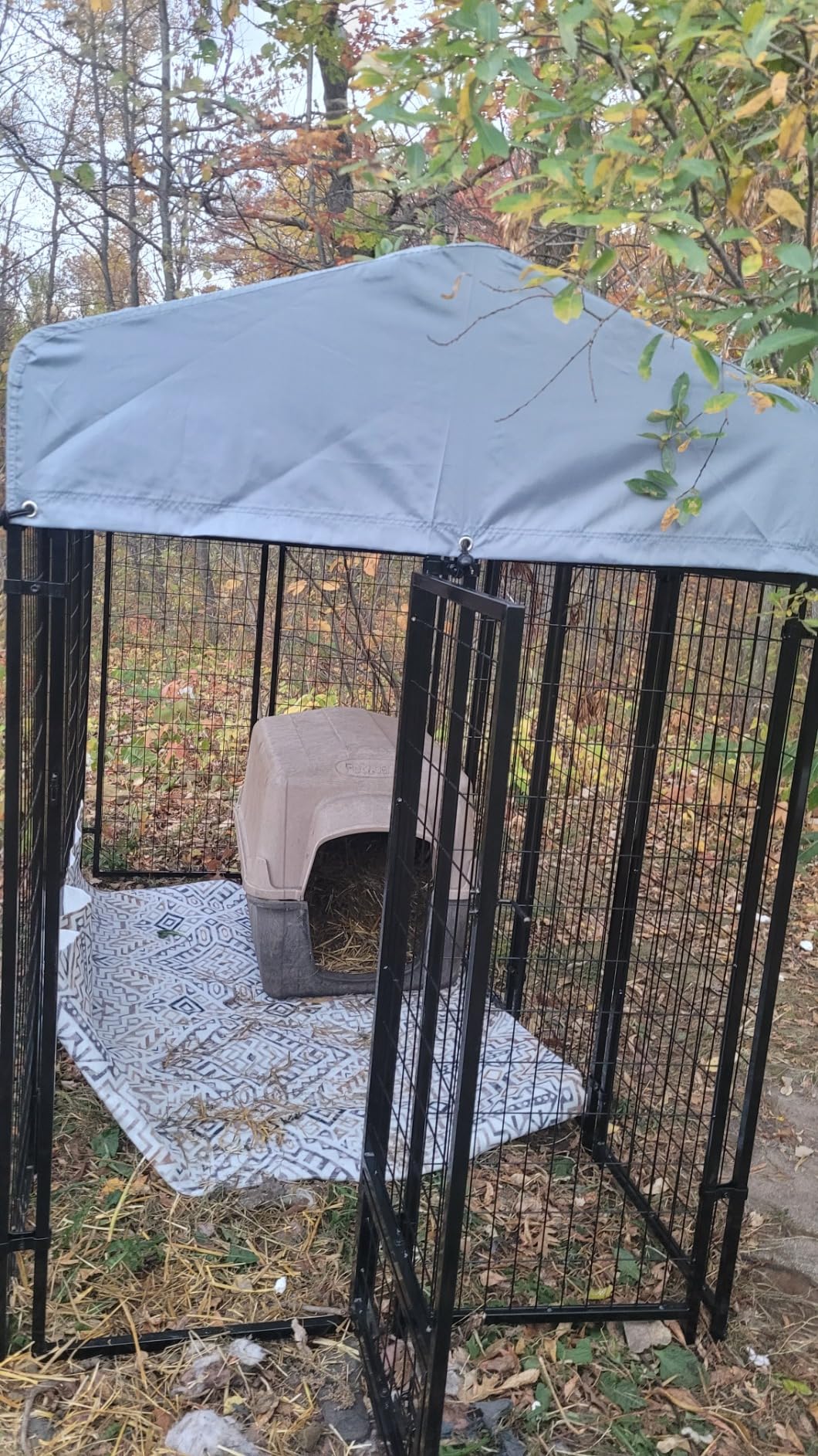 LEMBERI Heavy Duty Large Outdoor Dog Kennel 8x4x6 FT, Escape-Proof Dog Run with Double-Latch Gate, Heat Dissipation Sunshade Cover & 2 Stainless Steel Bowls, Galvanized Steel Dog Cage Enclosure customer photo 2