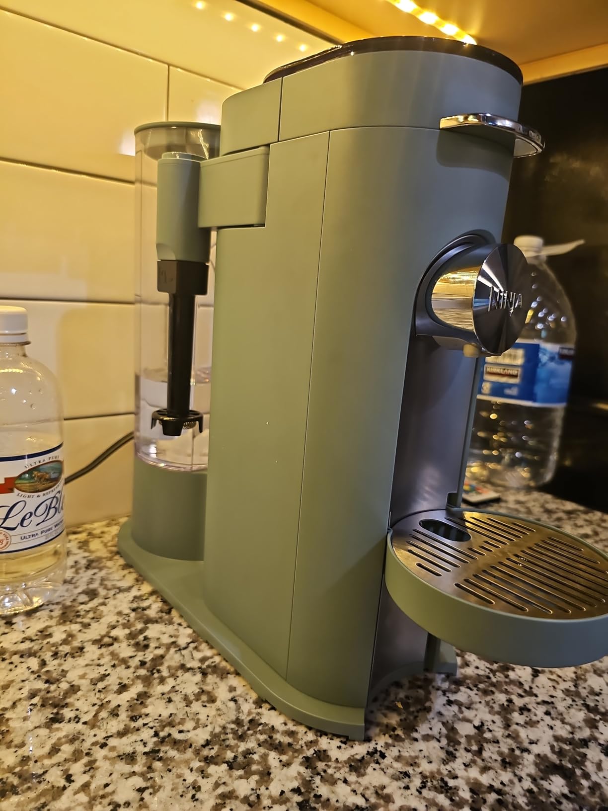 Ninja Coffee Maker, Single Serve, Brew with Coffee Pods and Grounds, Compatible with K-Cup Pods, 4 Styles, up to 24 Ounces Cup Sizes and 56 Ounces Removable Reservoir, Black, PB051 customer photo 2