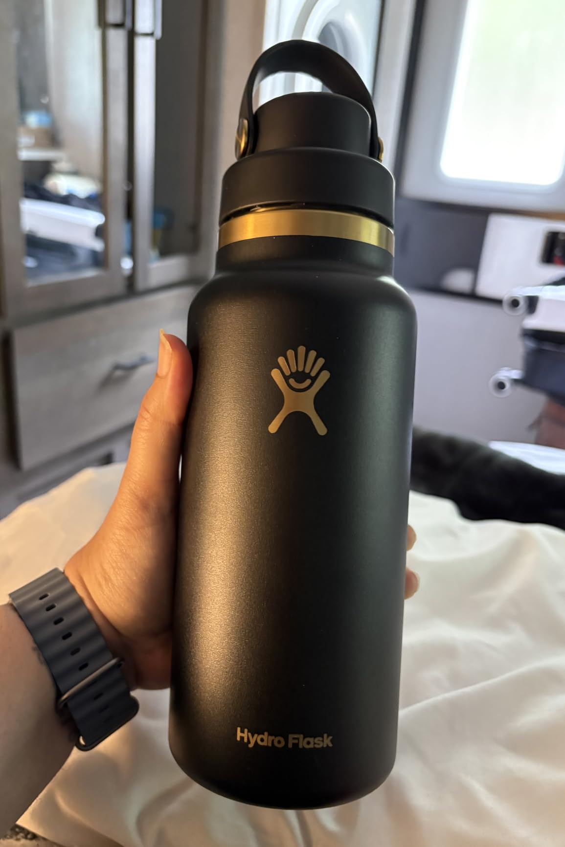 Hydro Flask Water Bottle - Insulated Stainless Steel - Wide Mouth Chug Lid, Non Spill, Leakproof in 40 Oz Black customer photo 2