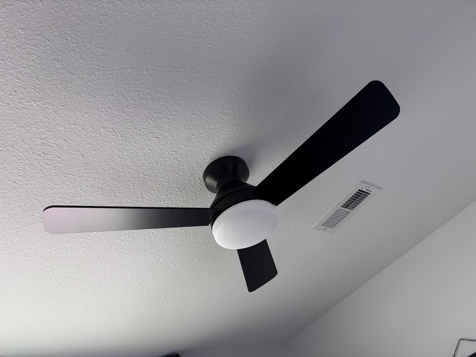 Amico Ceiling Fans with Lights, 42 inch Low Profile Ceiling Fan with Light and Remote Control, Flush Mount, Reversible, 3CCT, Dimmable, Noiseless, White Ceiling Fan for Bedroom, Indoor/Outdoor Use customer photo 1