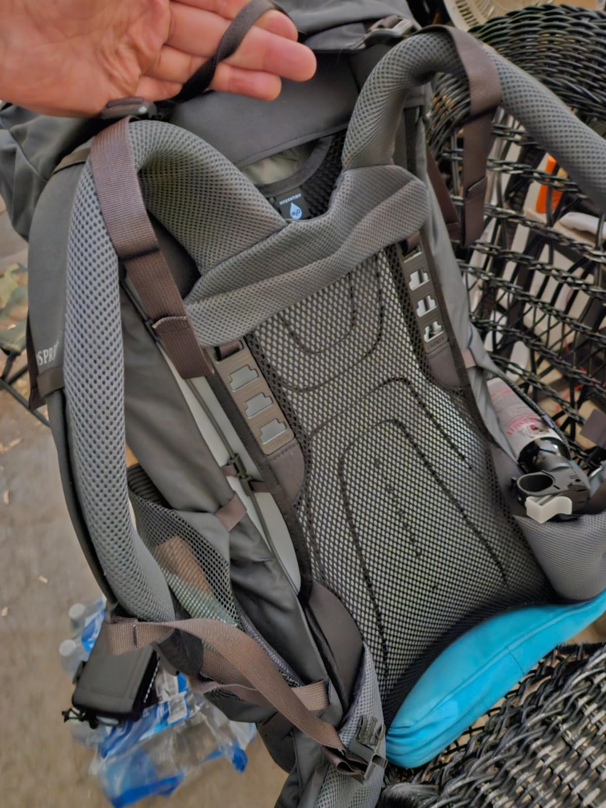 Osprey Rook 50L Men's Backpacking Backpack, Dark Charcoal/Silver Lining customer photo 2