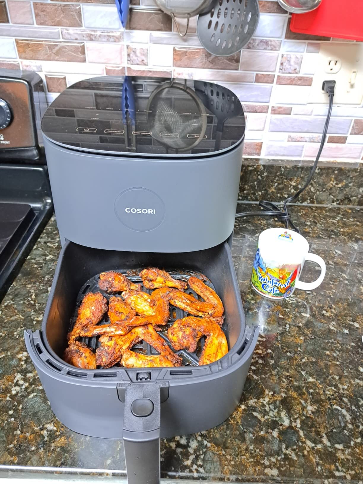 Cosori Air Fryer Pro LE 5-Qt Airfryer, With 20PCS paper liners, 10 Functions that Dry, Bake, Roast &Preheat, Shake Reminder, Up to 450℉, 85% Oil less, Compact, 130+ Recipes, Dishwasher Safe, White customer photo 1