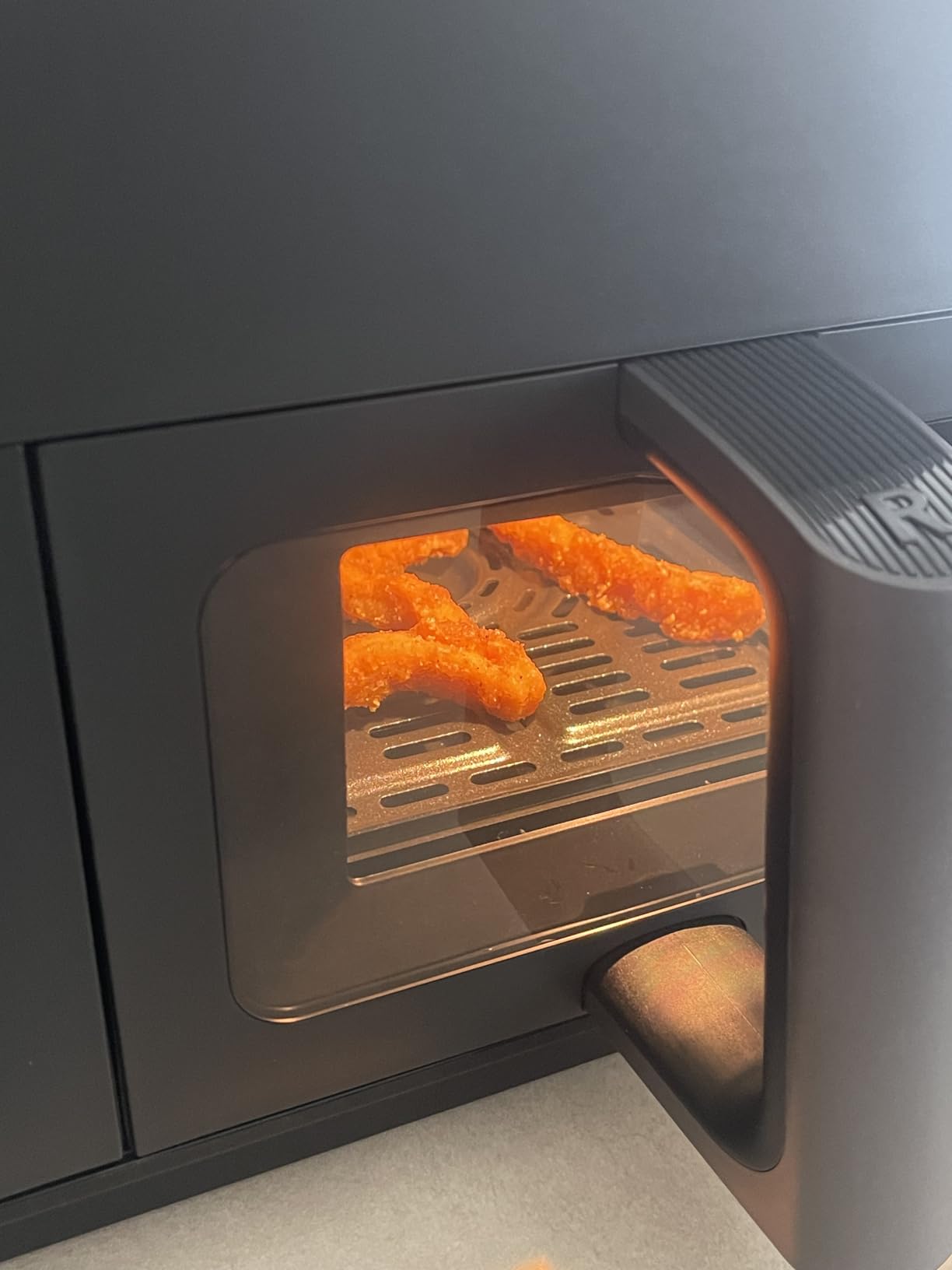 Cosori Dual Air Fryer 9Qt, 10-in-1, Fresh Balanced Meals for Family and Children with Double Baskets, Sync Cook & Finish to Bake, Roast, Reheat, Broil & 130 Recipes for Easy Cooking, Dishwasher Safe customer photo 2