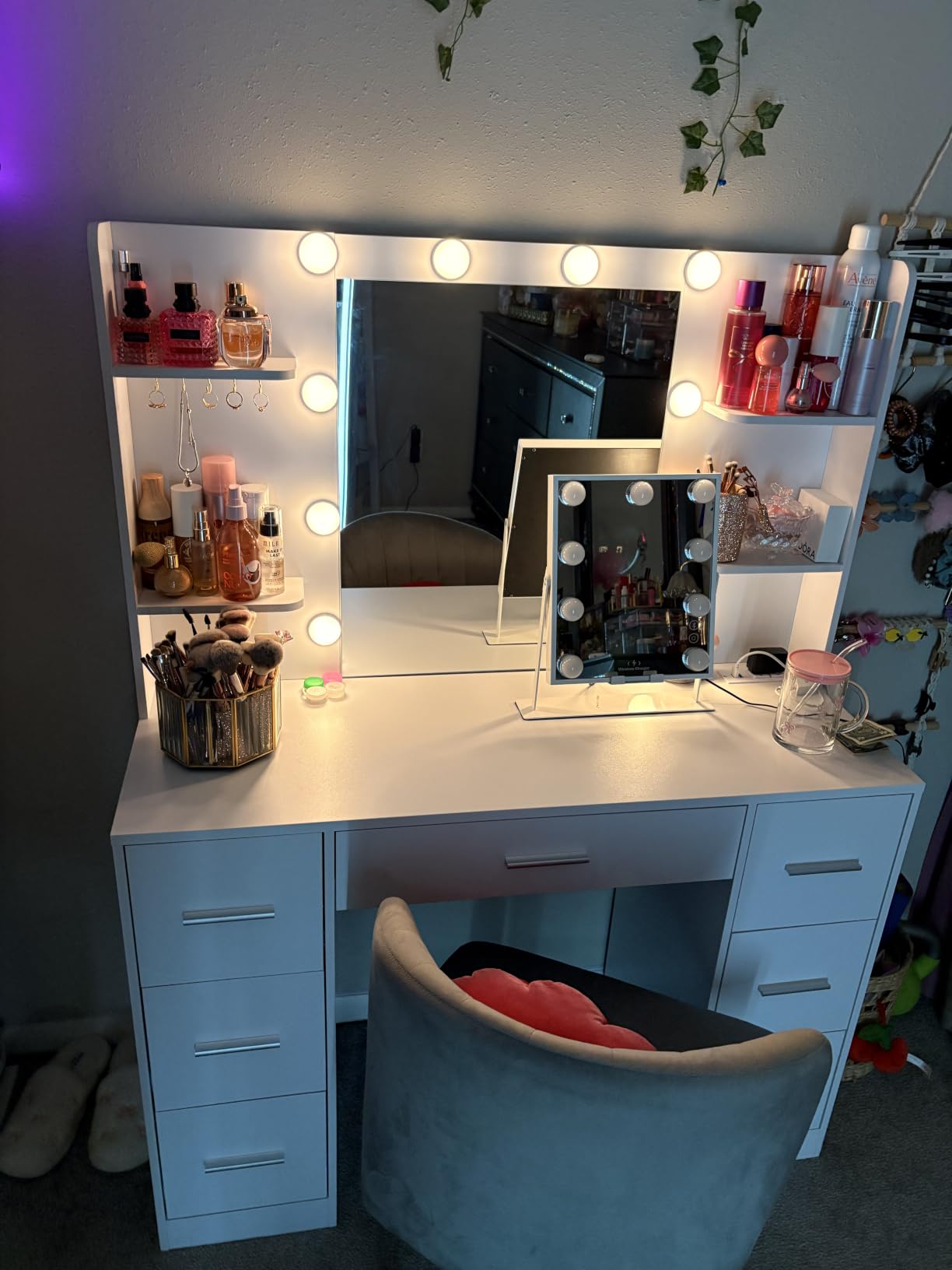 Quimoo Large Vanity Desk with LED Lighted Mirror & Power Outlet, Makeup Vanity Table with 7 Drawers, 4 Shelves and 5 Hooks, Vanity Desk Set for Bedroom, Bathroom, White customer photo 1