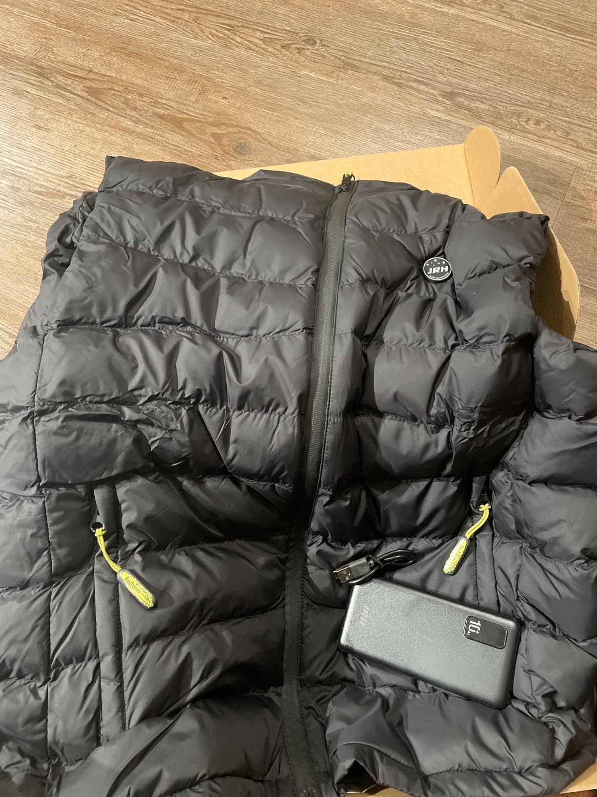 JRH Men's Heated Vest with Retractable Hood, Lightweight Heated Vest for Men and Women with 10000mAh Battery Pack Included customer photo 1