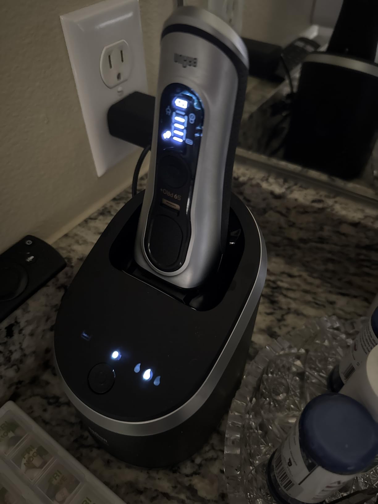 Braun Series 9 PRO+ 9577cc Electric Razor for Men, 5 Pro Shave Elements & Precision Long Hair Trimmer, 6in1 SmartCare Center, PowerCase for Mobile Charging, Wet & Dry, 60min Battery Runtime customer photo 1