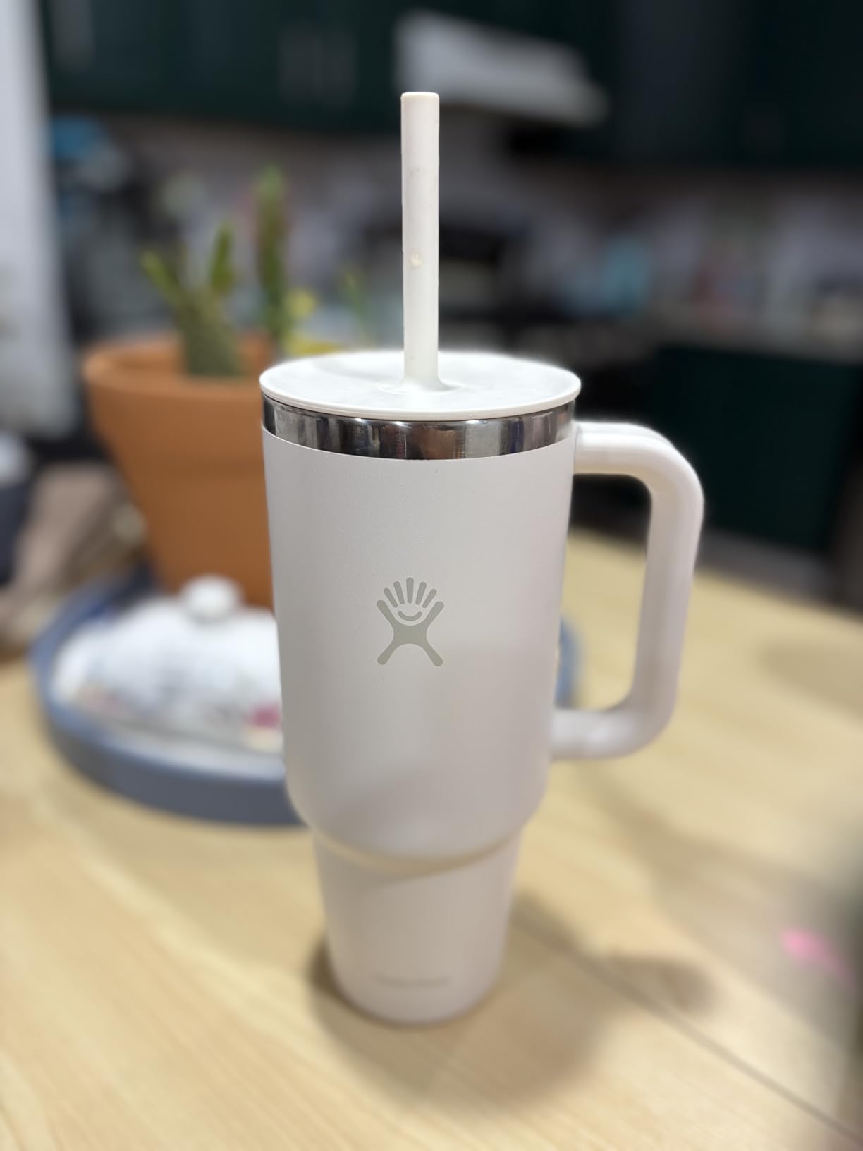 Hydro Flask Travel Tumbler with Handle, Lid and Straw - Insulated Stainless Steel in 40 Oz White customer photo 2