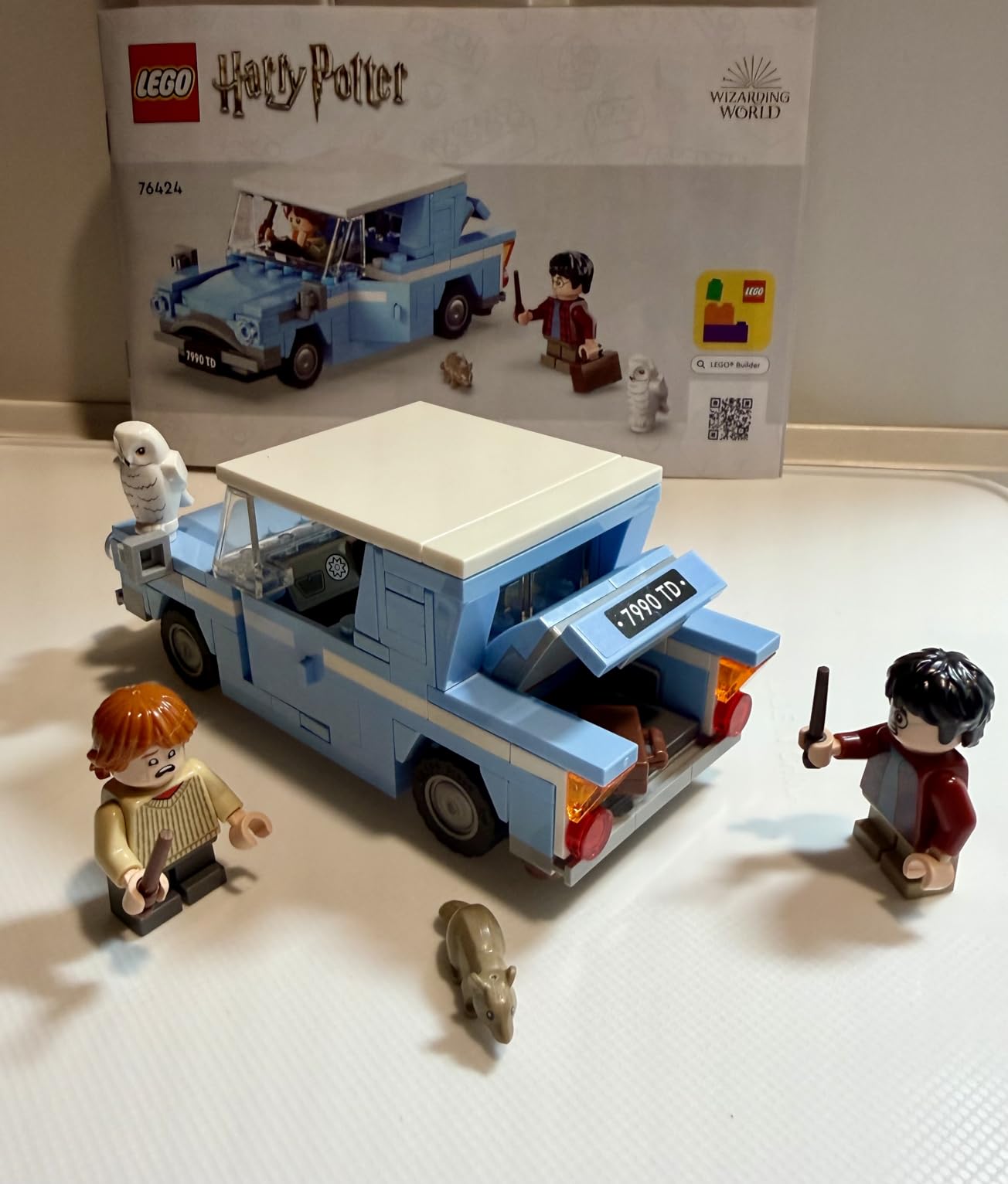 LEGO Harry Potter Flying Ford Anglia, Buildable Car Toy with 2 Minifigures for Role Play, Fantasy Playset for Kids, Harry Potter Car, Gift for Boys, Girls and Any Fan Ages 7 and Up, 76424 customer photo 2