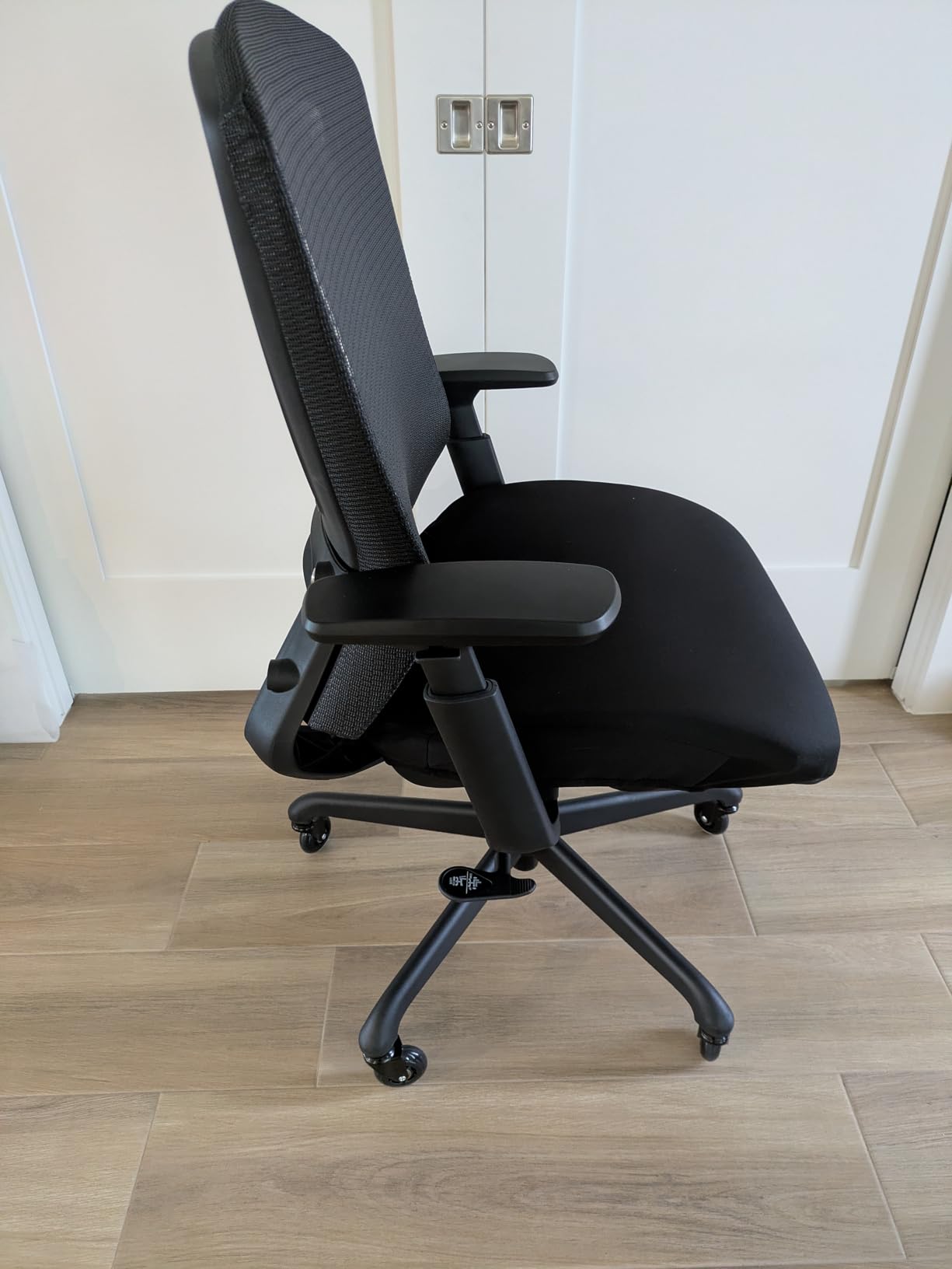 ELABEST Ergonomic Mesh Office Chair,Comfy Computer Desk Chair - BIFMA 5.1 Certified Commercial Swivel Task Chair for Home Office - Adjustable Lumbar Support & Armrests,Tilt Function,Wide Seat (Black) customer photo 1