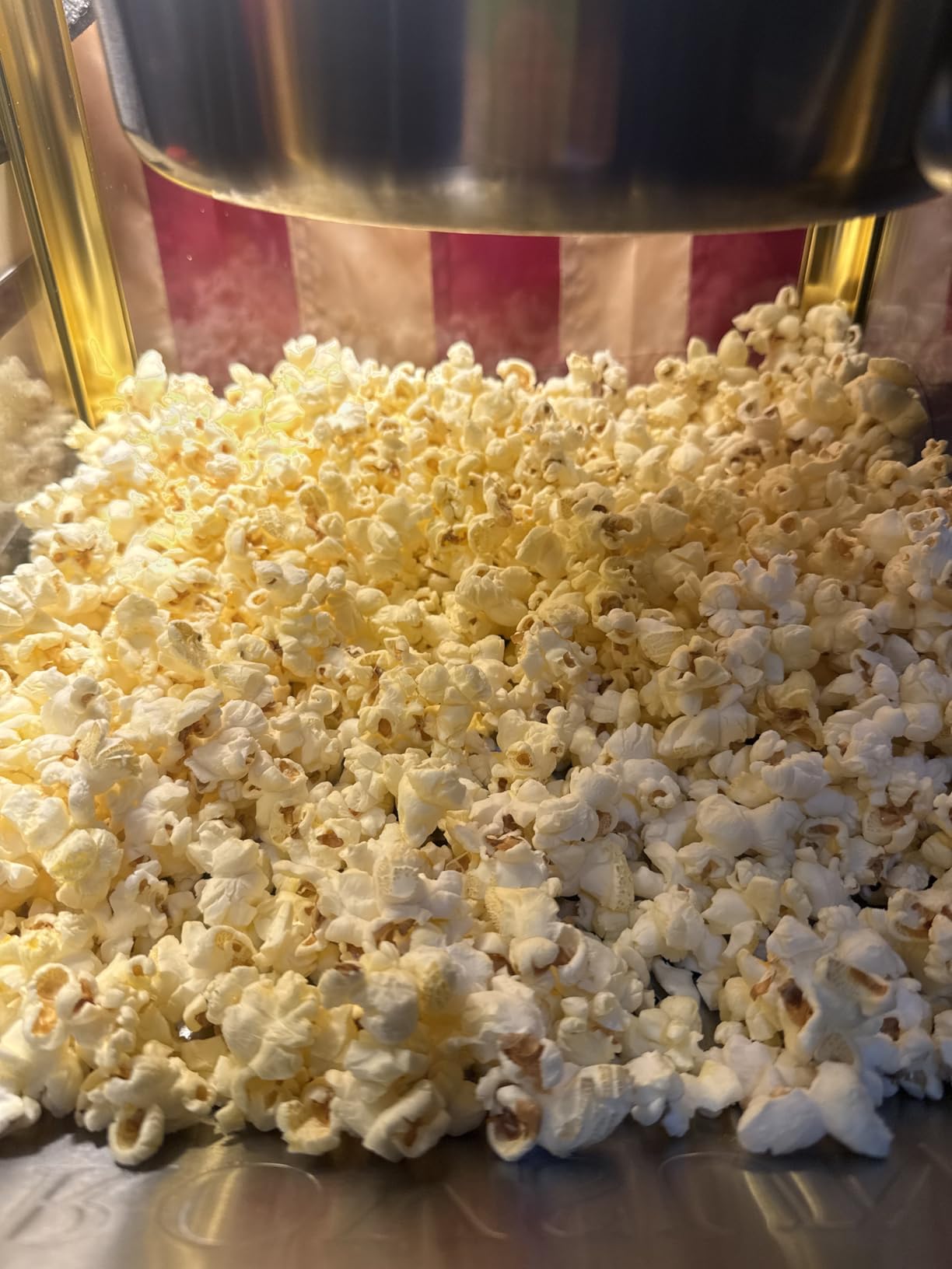 ROVSUN Popcorn Machine with 16 Ounce Kettle ETL Certified, Vintage Popcorn Maker Commercial Popcorn Machine Countertop for Home Movie Theater, Red customer photo 1