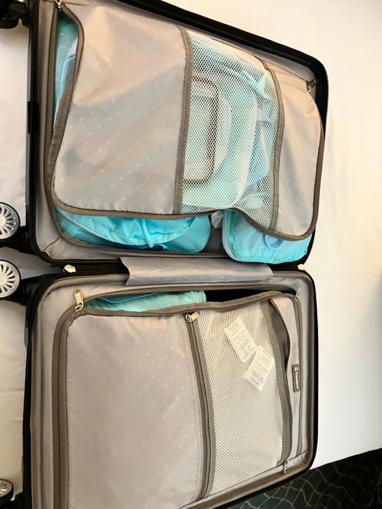 Samsonite Pathways 3 Hardside Expandable Luggage, 8 Spinner Wheels, Lightweight Hard Shell Suitcase 3 Piece Set (21/25/28), Champagne customer photo 1