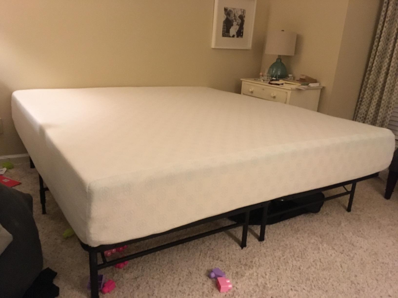 Zinus 10 Inch Green Tea Cooling Memory Foam Mattress [New Version], Queen, Fiberglass Free, Medium Firmness, Cooling Gel Foam, Certified Safe Foams & Fabric, Mattress in A Box customer photo 1