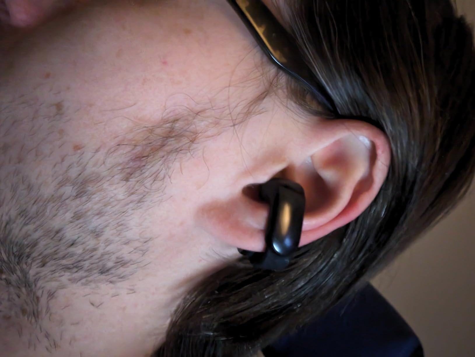 Bose Ultra Open Earbuds - Bluetooth Open Ear Earbuds with OpenAudio for Awareness, Clip-On Design for Comfort, Water Resistant, Up to 48 Hrs of Playtime, Black customer photo 2