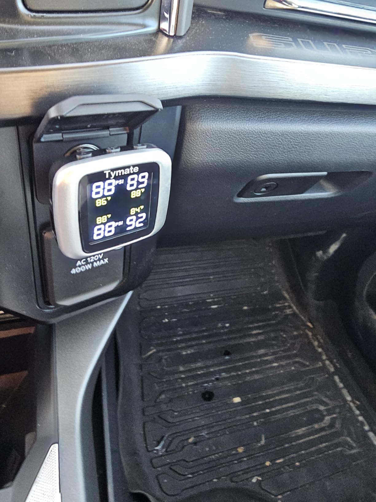 Tymate TM7 Tire Pressure Monitoring System, Wireless TPMS with 4 External Sensors & 6 Alarm Modes, Colorful Display, Real-time Tire Pressure Monitor System, Ideal for RV SUV MPV Truck Sedan (0-144 PSI) customer photo 1