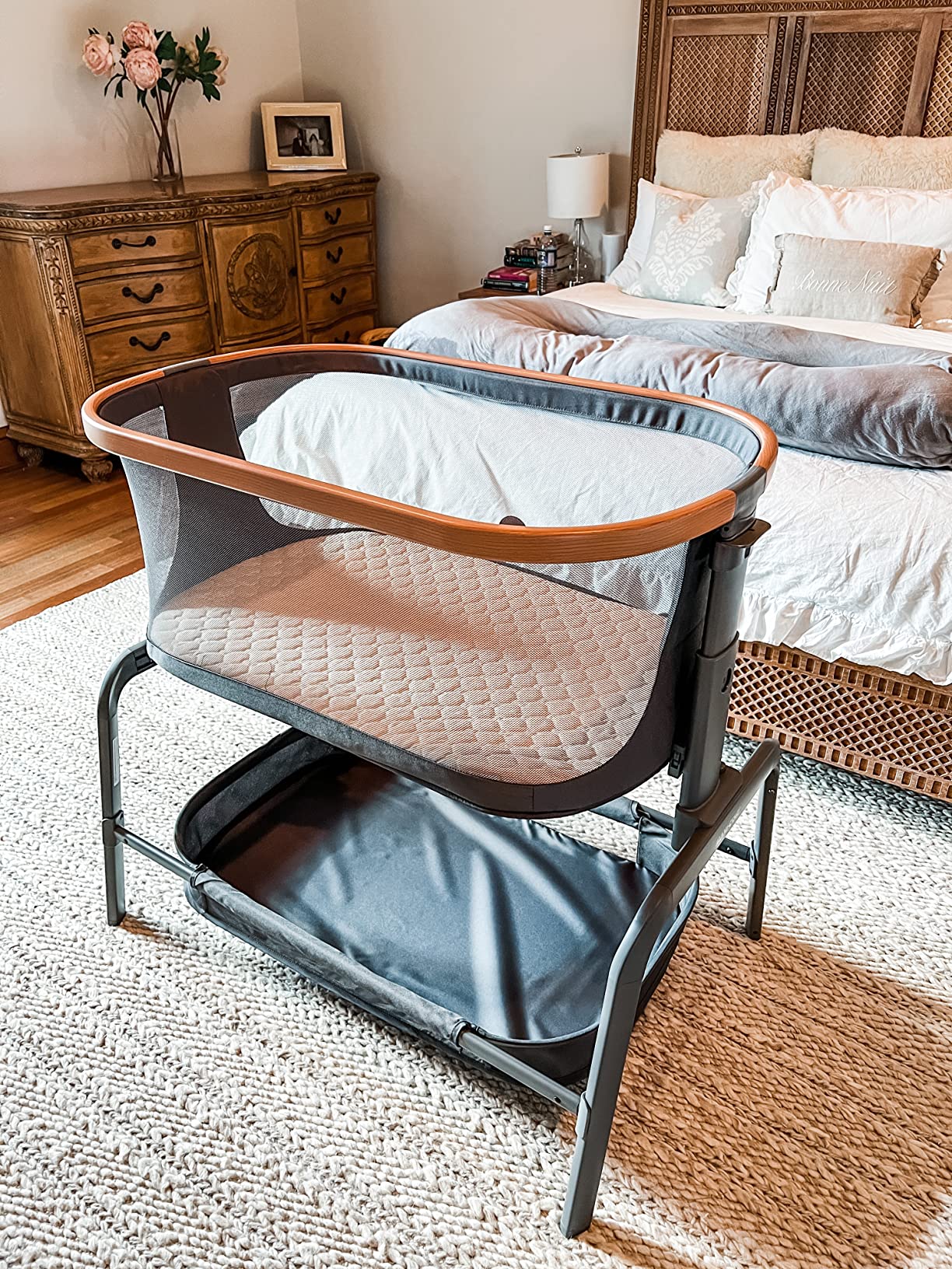Maxi-Cosi Iora Baby Bassinets Bedside Sleeper, Portable Bassinet, Infant Bedside Sleeper Crib, Height Adjustable, Breathable Mesh, Large Storage Basket, Classic Oat customer photo 2