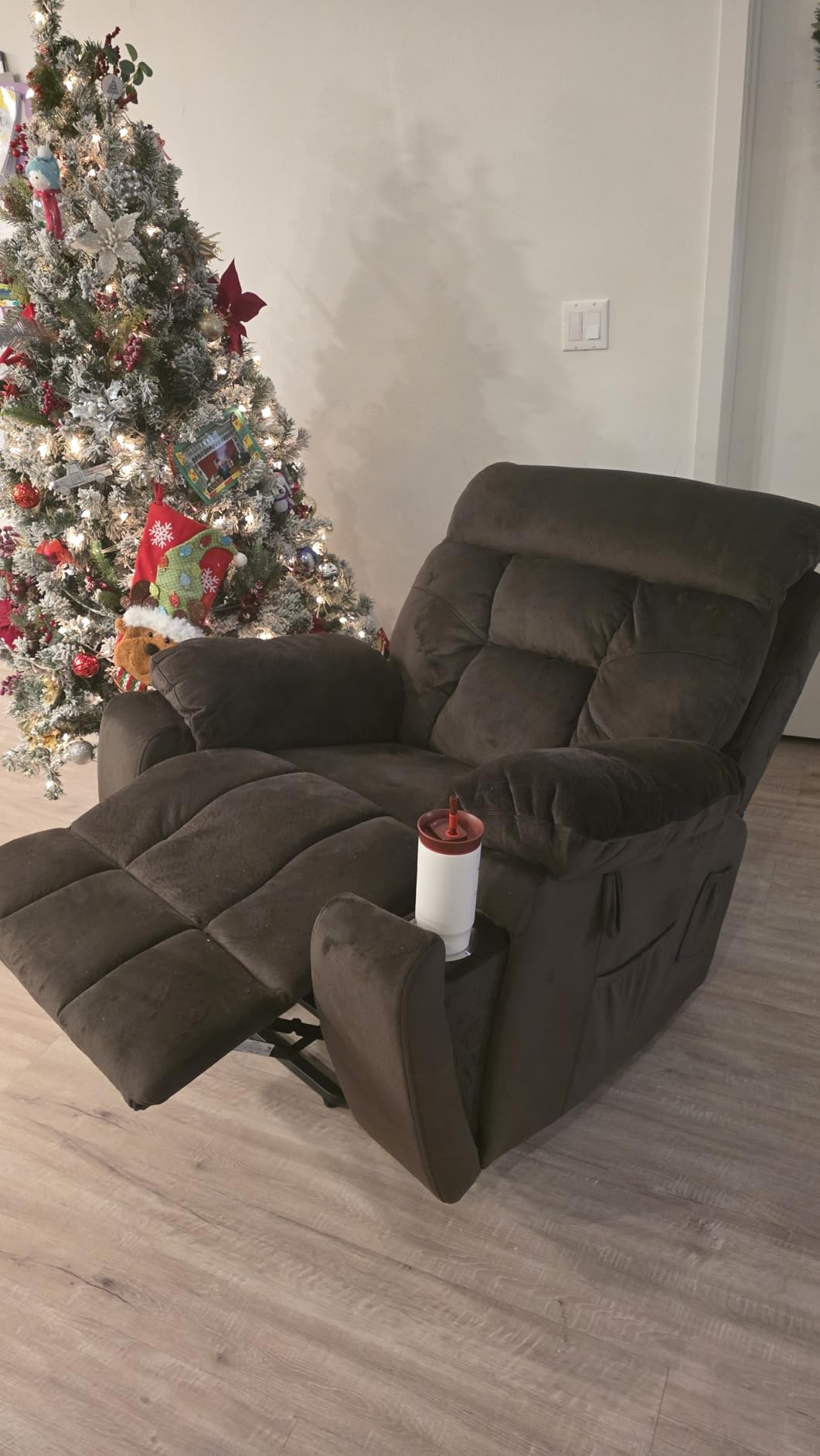 180 Degrees Lay Flat Lift Recliner with Massage and Heat, Cup Holder, 400 lb Capacity Recliner for Big and Tall Men, Lazyboy Sleeping (Brown Leather) customer photo 1