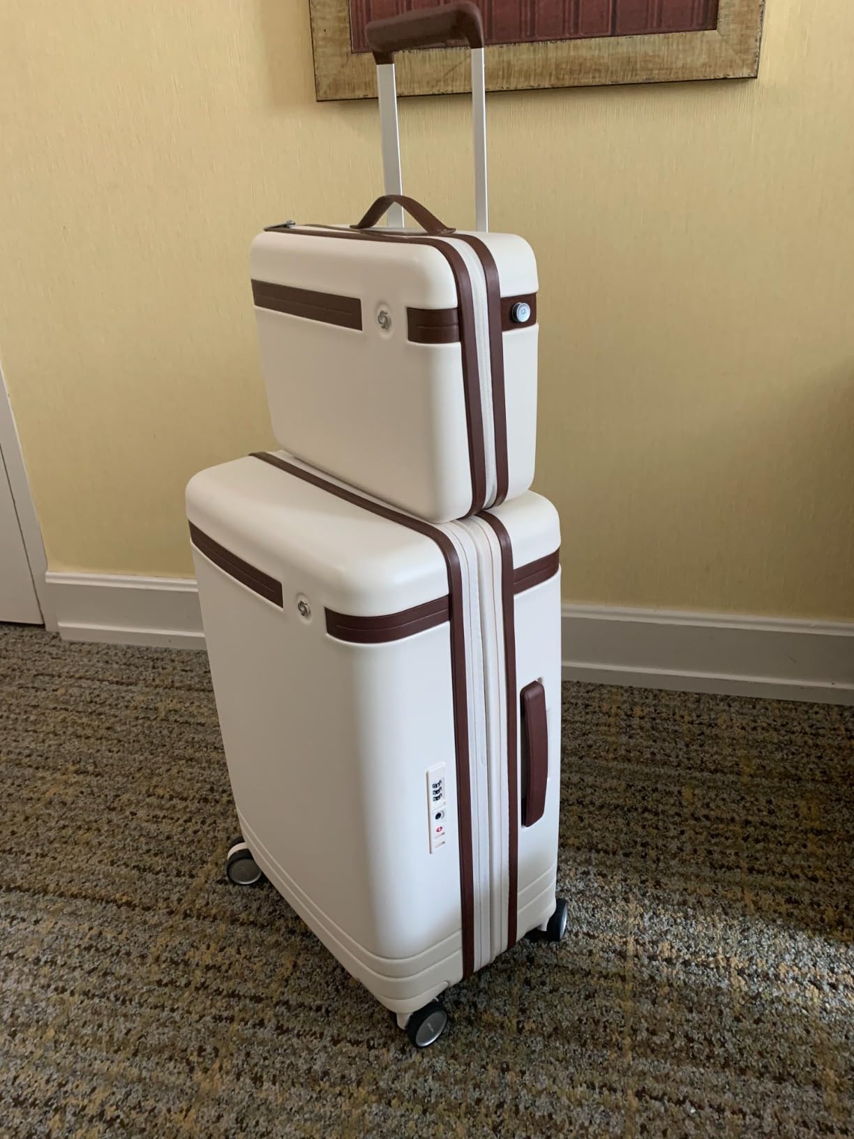 Samsonite Virtuosa Hardside 21 Inch Carry On Luggage - Airline Approved with 360 Spinner Wheels, RightHeight Adjustable Handle, TSA Lock, Expandable Light Polycarbonate Shell, Pine Green customer photo 1