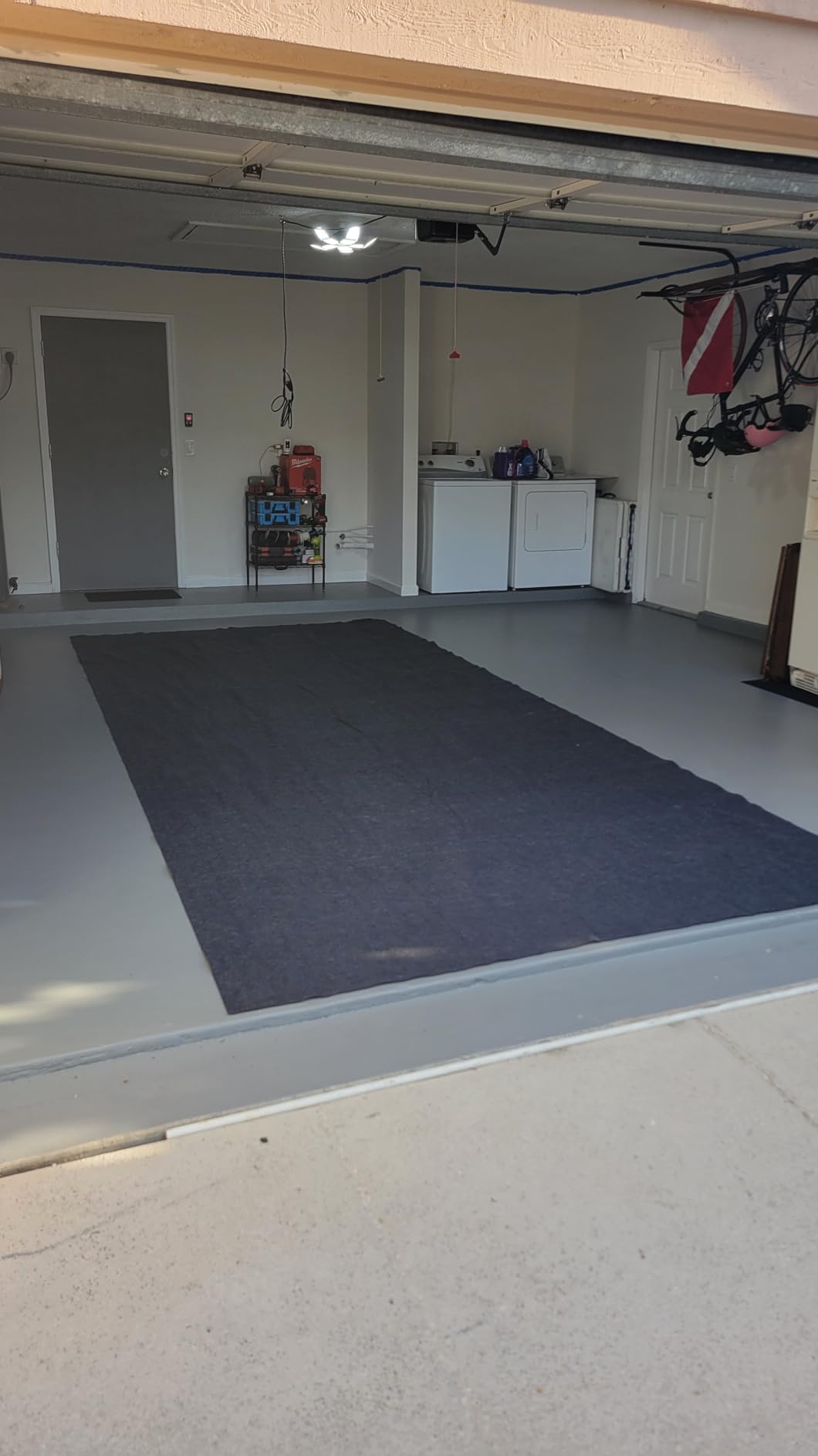 VEVOR Garage Floor Mat, 7.5'x20' Oil Spill Mat Waterproof Protection from Water Snow Rain Mud and Oil for Under Car, Non-Slip Containment Mat with TPE Anti-Leak Backing & Easy Clean & Cuttable customer photo 1