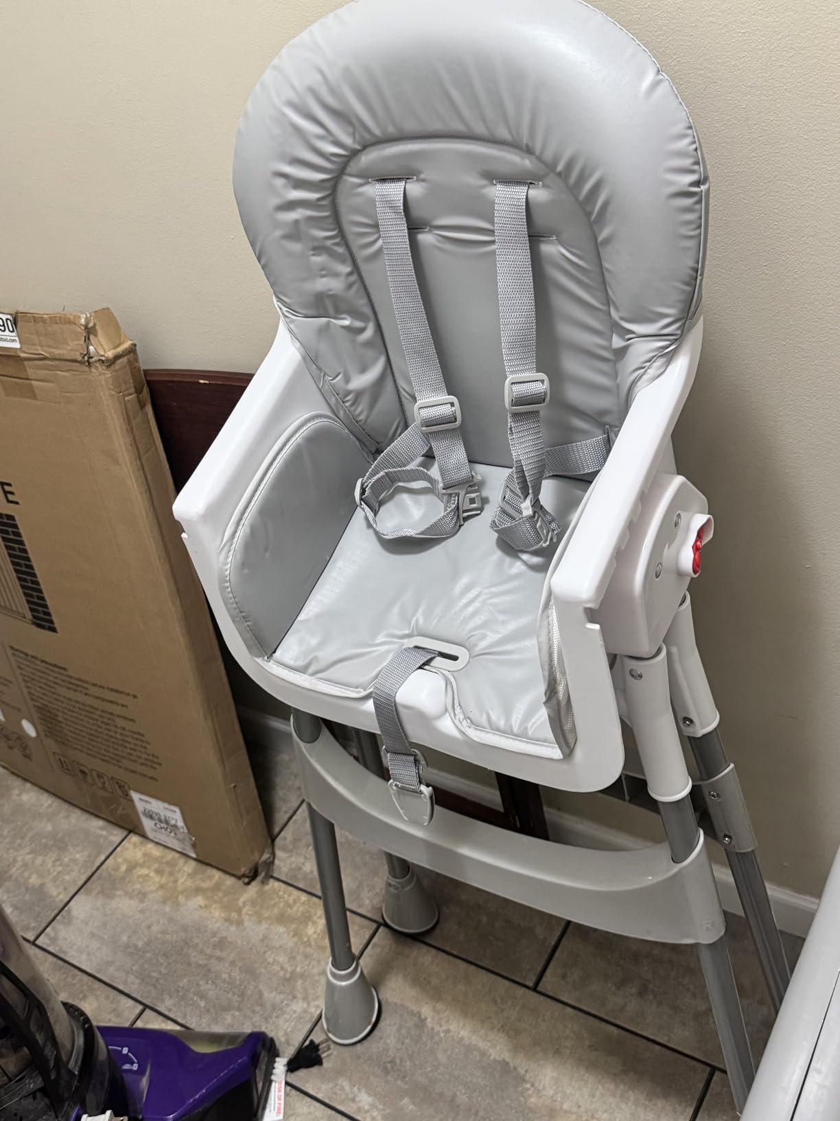 Dream On Me TableTalk 2-in-1 High Chair for Baby & Toddler - Convertible High Chair to Junior Chair, Removable Padded Seat, Dual Dishwasher-Safe Trays customer photo 1