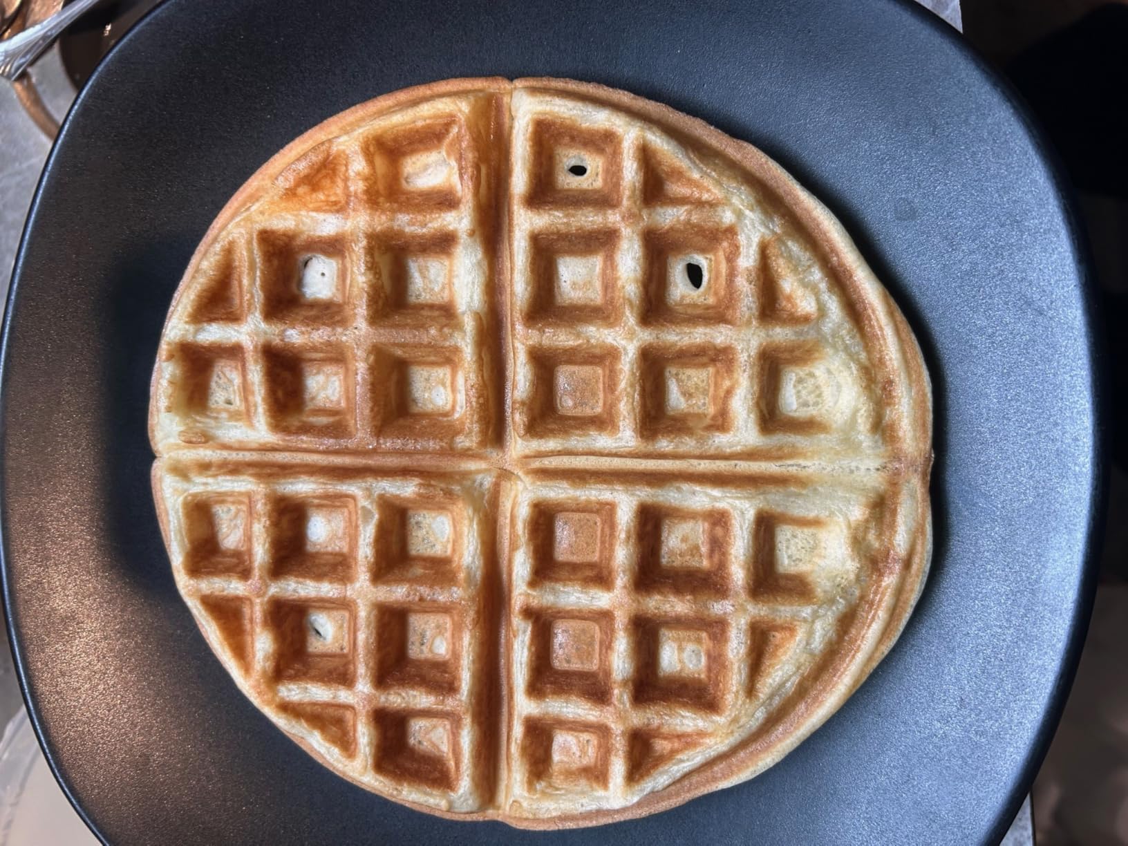 bella Flip-n-Store Waffle Maker with EverGood Ceramic Nonstick Coating, Fits-anywhere Kitchenware, Power Indicator Light, Cool Touch Handle & Cord Wrap, 7