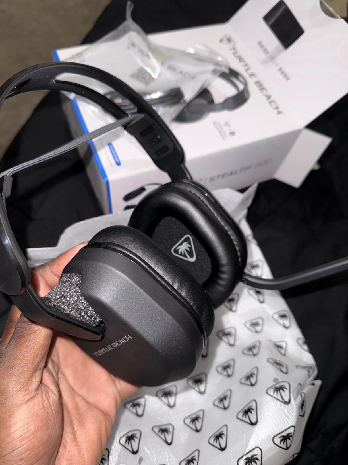 Turtle Beach Stealth 500 Wireless Amplified Gaming Headset for PS5, PS4, PC, & Mobile - 40-Hr Battery, Bluetooth, Memory Foam Cushions, Flip-to-Mute Mic, EQ Presets, Companion App - Black customer photo 2