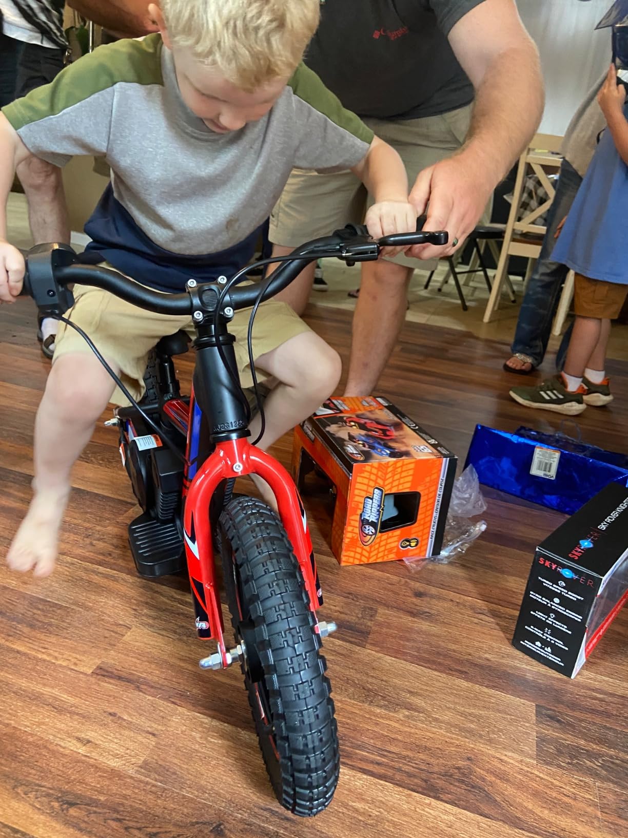 Lightweight Electric Dirt Bike for Kids,170W Racing Motorcycle for Ages 3-6, Detachable Battery, Adjustable Seat, Safe Speeds Up to 10 MPH, Mini Motocross Bike 12