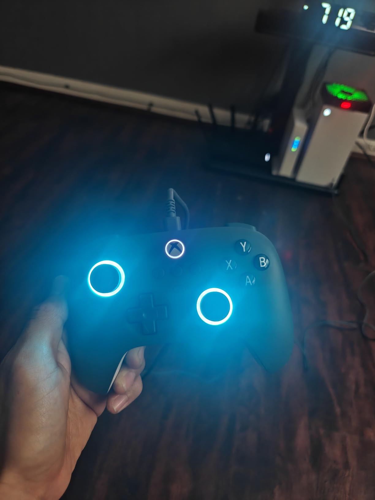 8BitDo Ultimate C Wired Controller for Xbox with Hall Effect Joysticks and Triggers, RGB Lighting Fire Ring, Compatible with Xbox Series X|S, Xbox One, Windows 10/11 - Officially Licensed (Orange) customer photo 1