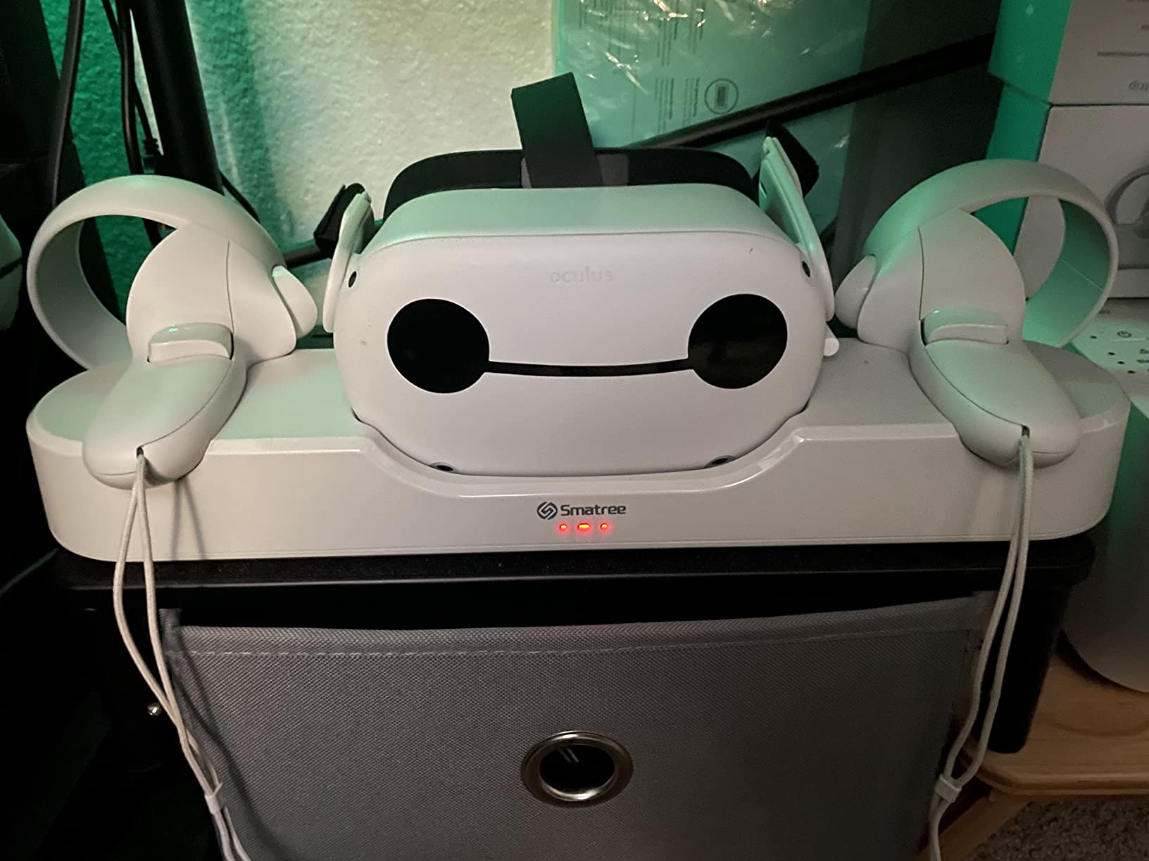 Smatree Charging Dock Compatible for Meta Quest 3S/Quest 3, Charge Controllers and Headset Simultaneously, VR Charging Station with LED Light, with 2 Rechargeable Controller Batteries (NO Adapter) customer photo 1