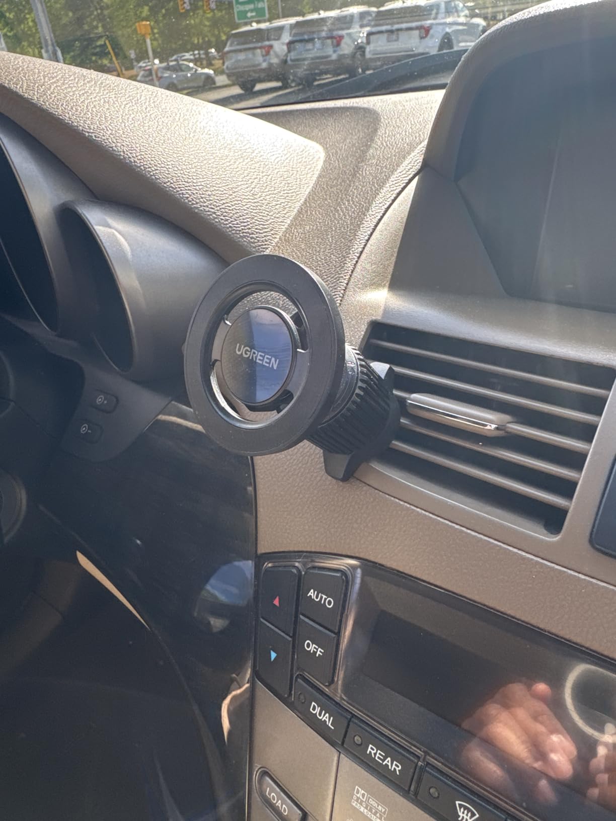 UGREEN Car Phone Mount for Magsafe Air Vent Car Mount Magnetic Phone Holder Compatible with iPhone 17 16 15 14 13 12 Pro Max, Strongest Magnet Black customer photo 2