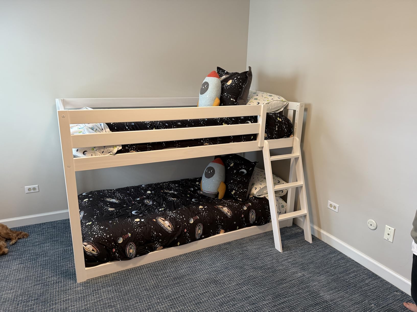 Max & Lily Fundamental Twin Low Bunk Bed, Kids Solid Wood Modern Bed Frame with Strong Wooden Slats, Non-Toxic Finishes, High Weight Capacity, White customer photo 2
