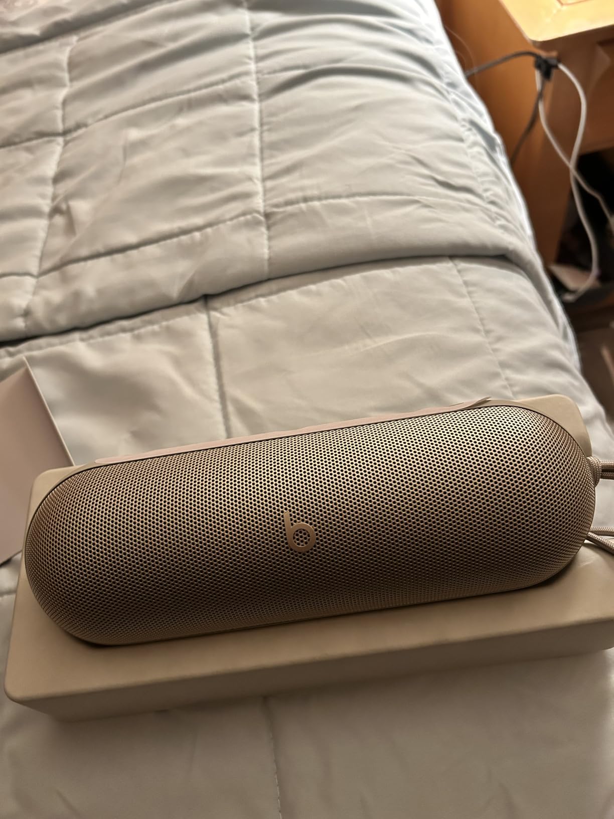 Beats Pill - Portable Bluetooth Speaker - Up to 24H Battery Life, Water Resistant, Bluetooth, Apple & Android Compatible, Seriously Loud Sound for Home, Outdoor and Travel - Matte Black customer photo 2