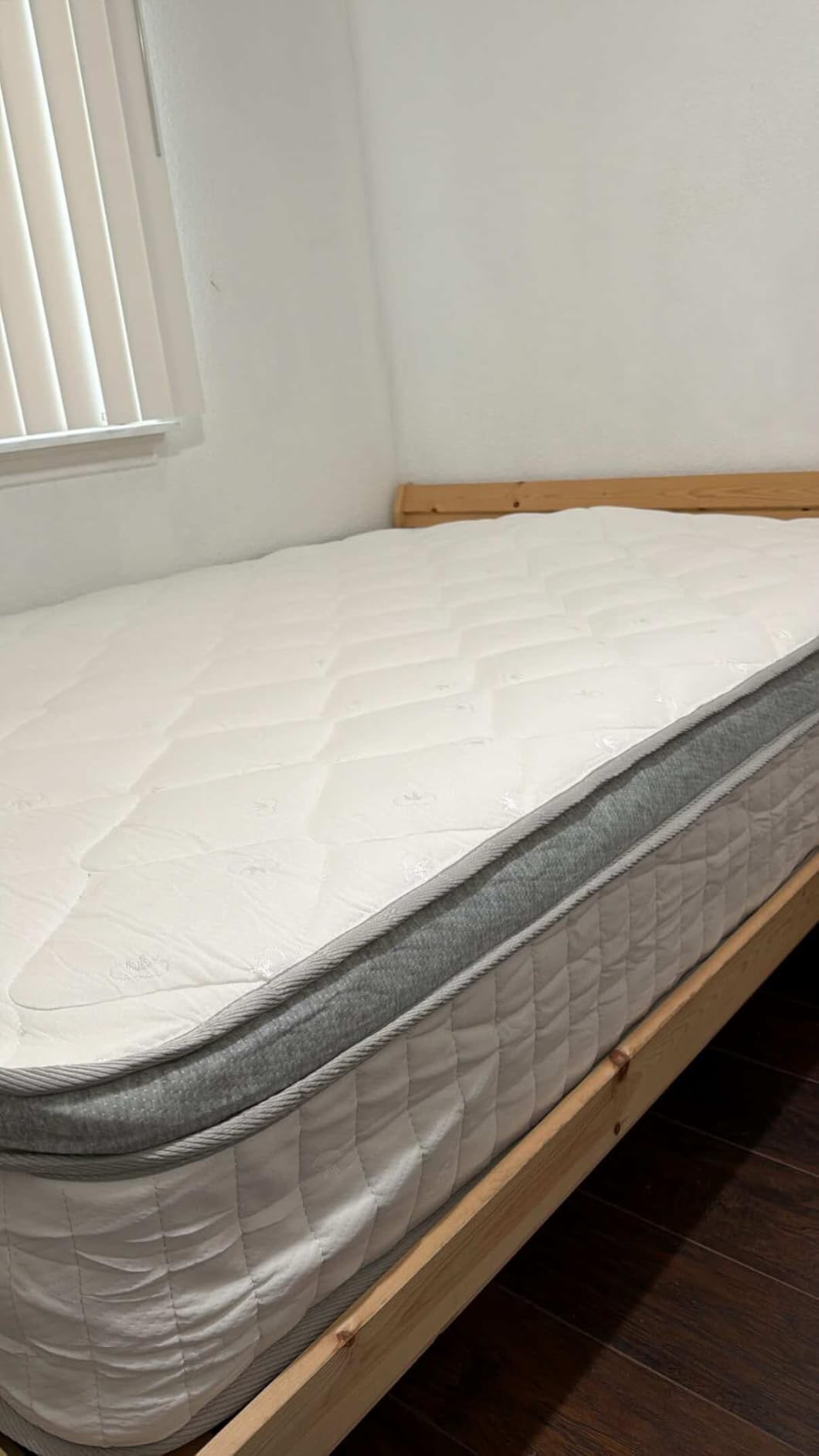 Neo Sleep 8 Inch Twin Cooling Gel Memory Foam Mattress, Medium Feel Comfort & Support with Pressure Relief, Breathable Memory Foam, CertiPUR-US Certified, Mattress in a Box (Twin, 8 in) customer photo 1