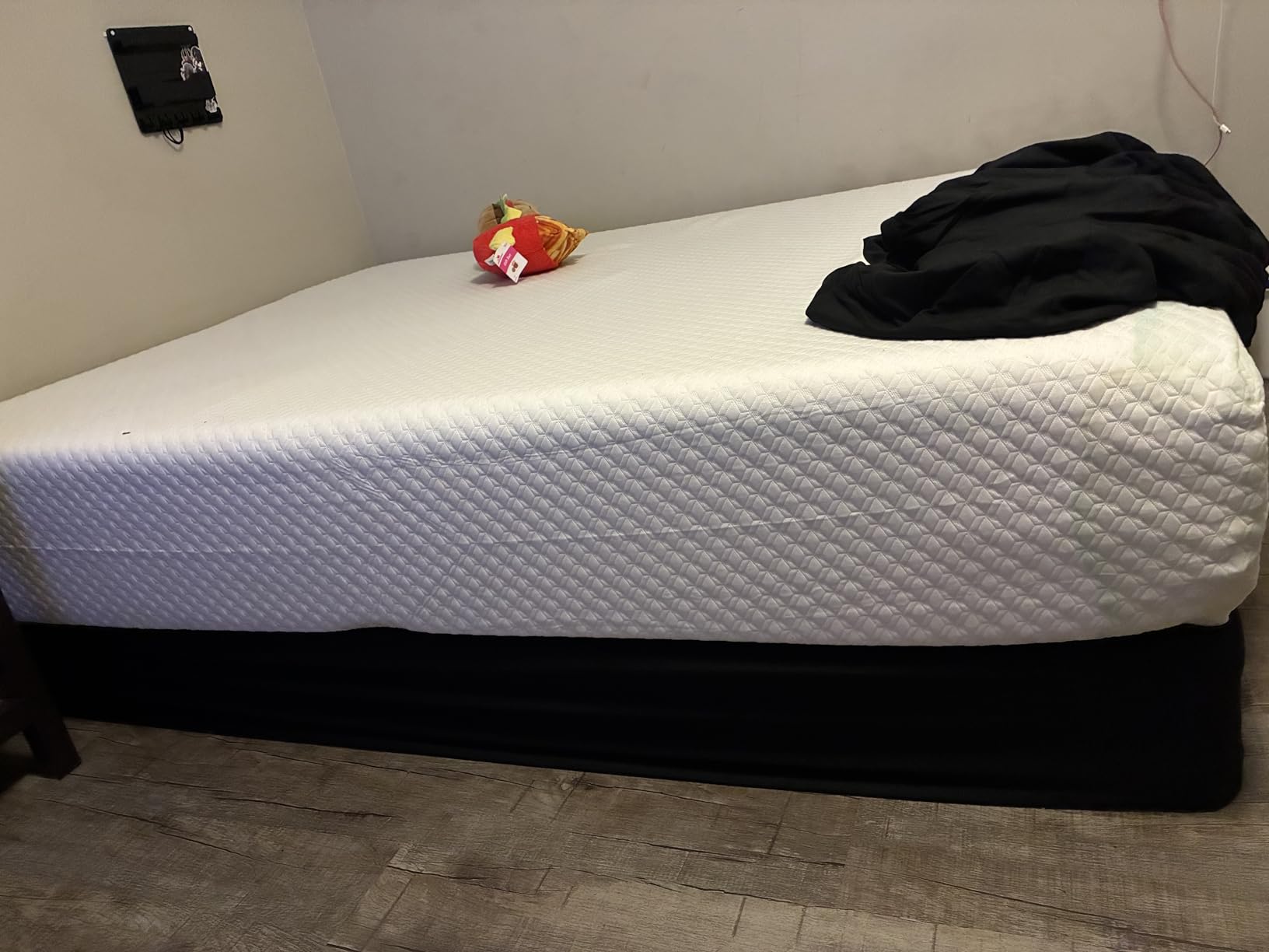 Neo Sleep 8 Inch Twin Cooling Gel Memory Foam Mattress, Medium Feel Comfort & Support with Pressure Relief, Breathable Memory Foam, CertiPUR-US Certified, Mattress in a Box (Twin, 8 in) customer photo 2