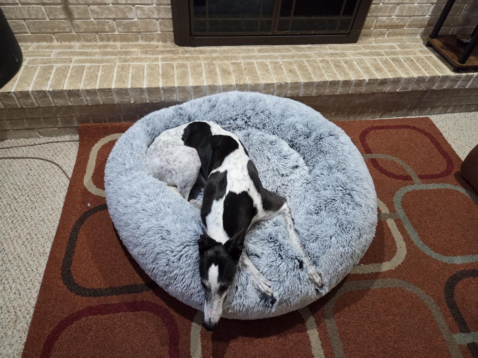 JOLLYVOGUE Calming Dog Bed Medium Size Dog, 31in Donut Washable Medium Pet Bed, Anti-Slip & Anti-Anxiety Fluffy Faux Fur Round Dogs Bed, Fits up to 45 lbs Pets (Smoke Grey) customer photo 1